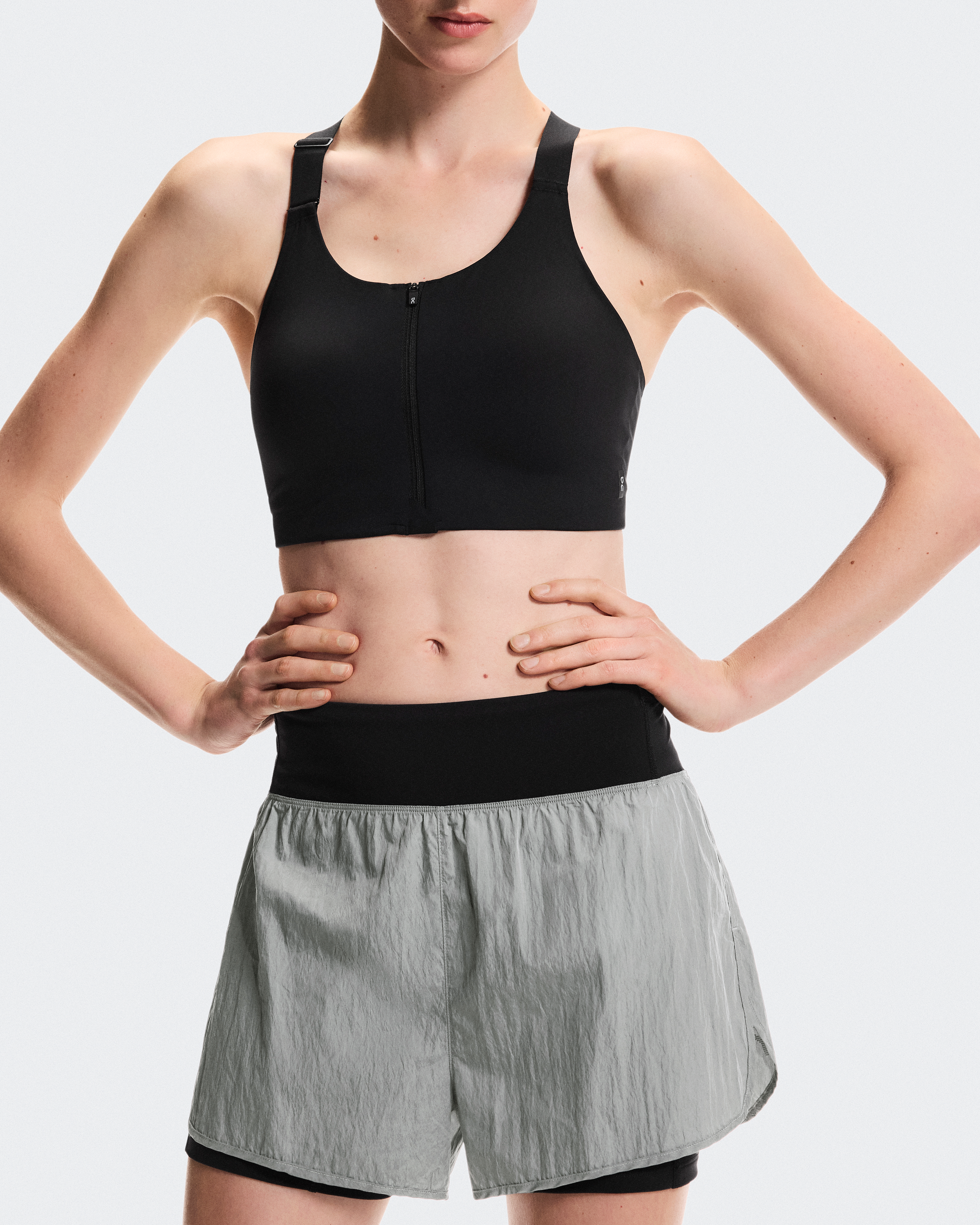 Performance Volt ShortsWomen / Glacier / L