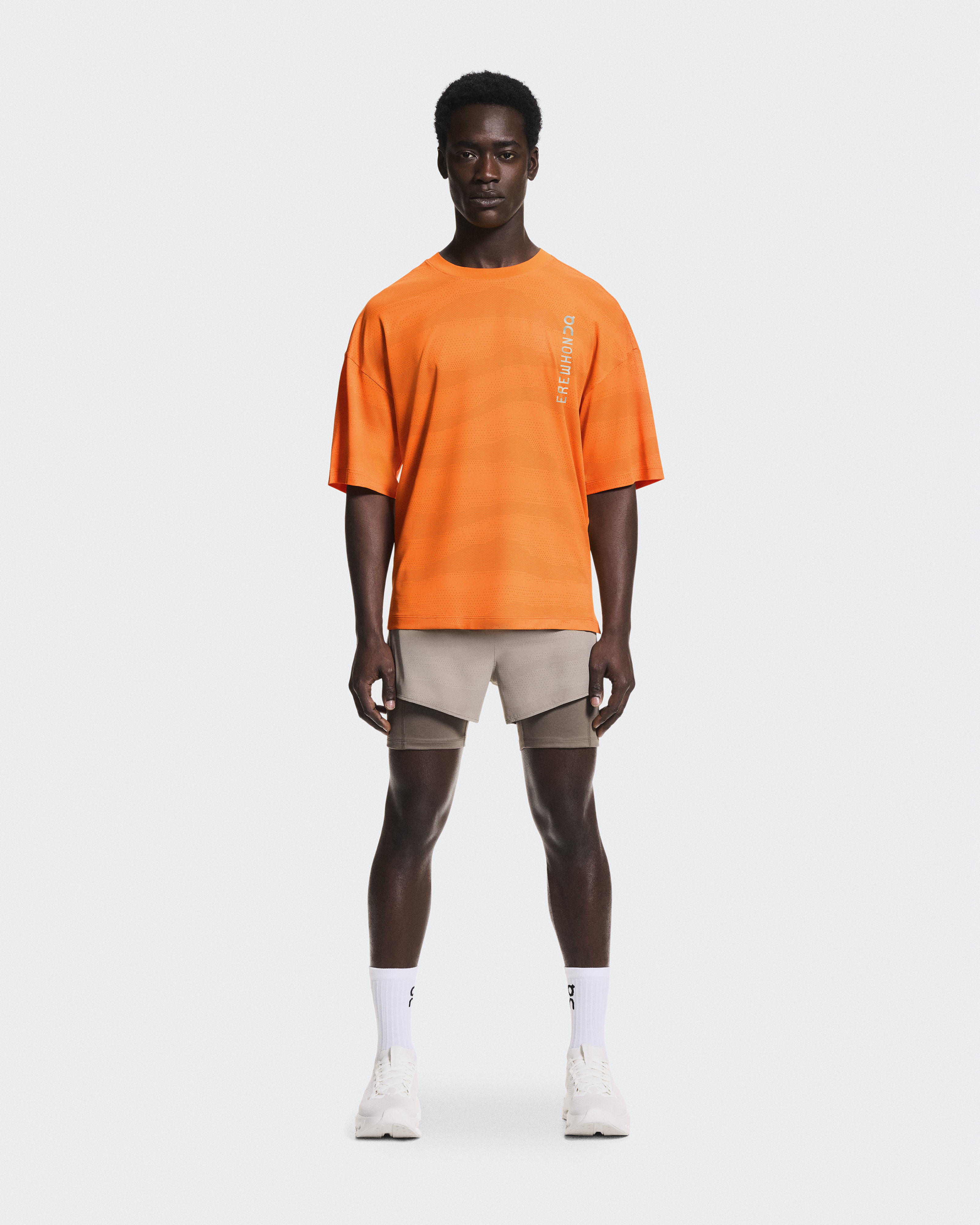 オン On ランニング　Tシャツ　ウルトラ　オレンジ Men's Performance-T Erewhon | Orange | On United States