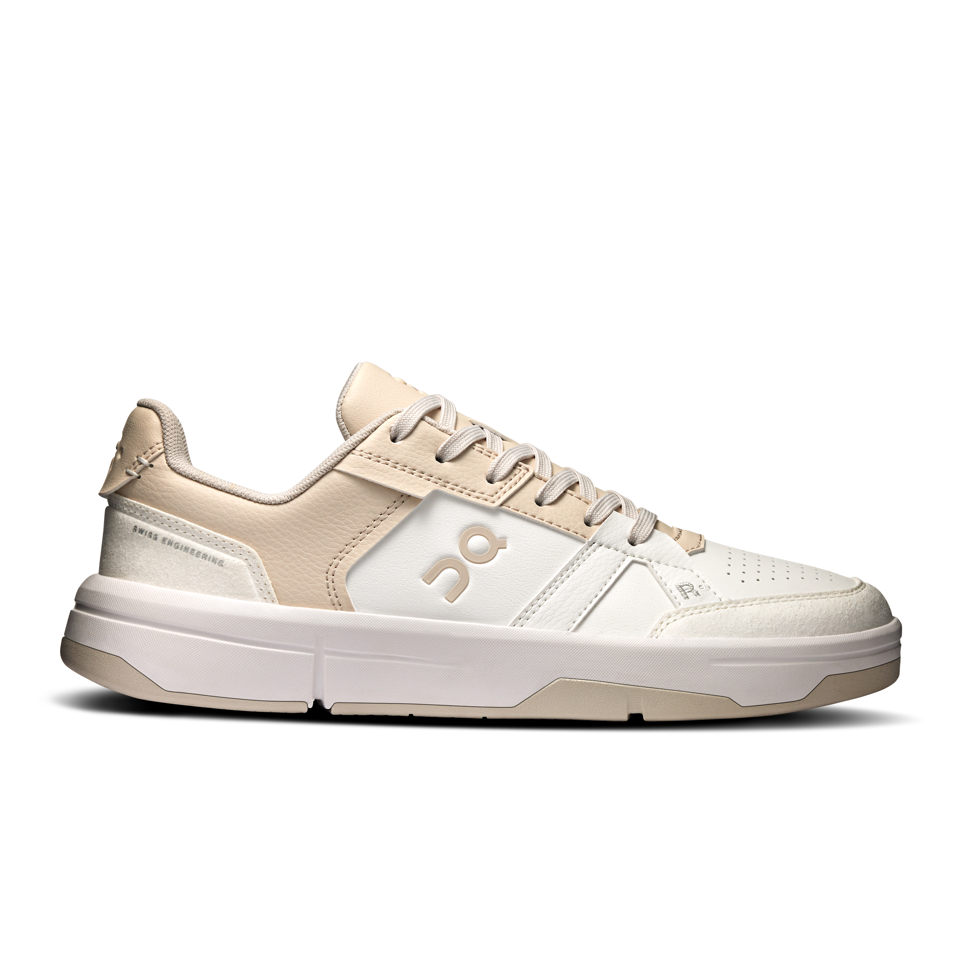 On THE ROGER Clubhouse White Beige Women Women – Lifestyle, all-day, tennis-inspired Shoes