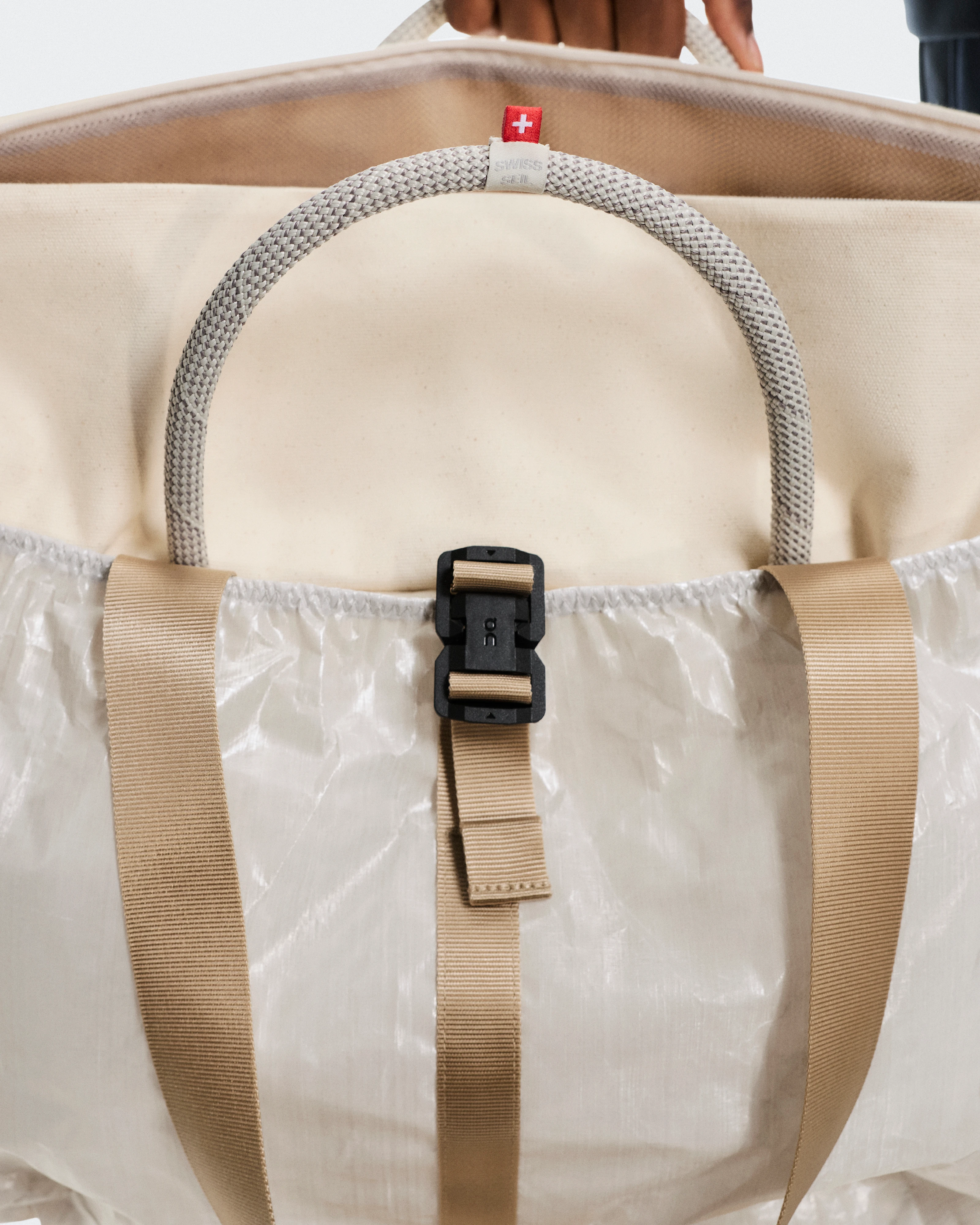 On Court Pack 40L Sesame & White Unisex Bags