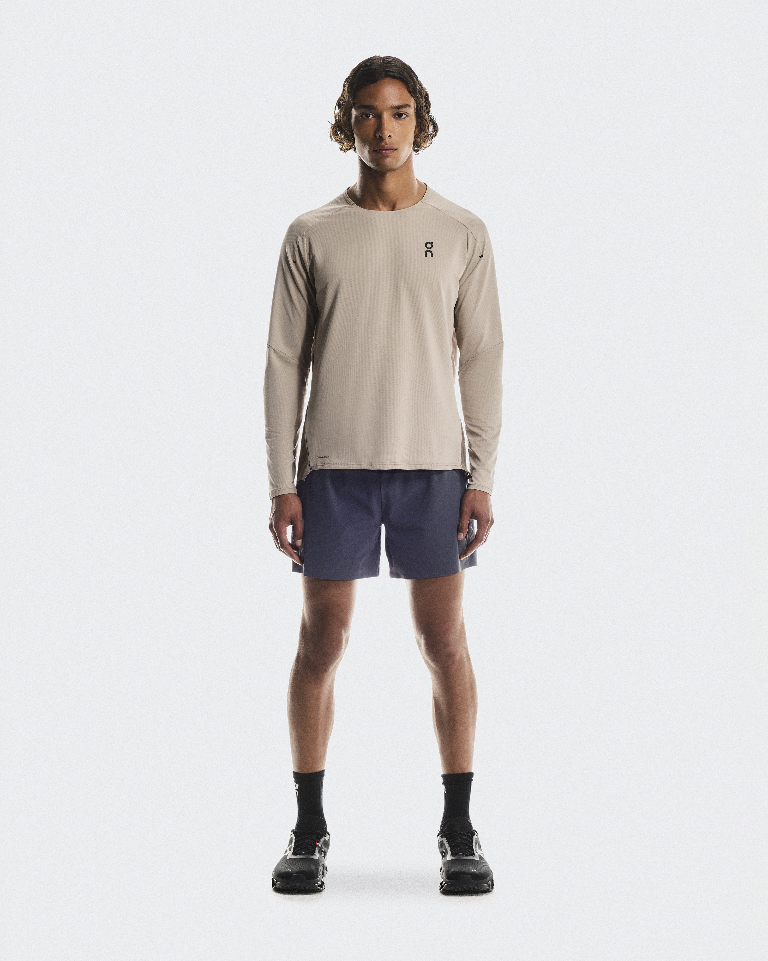 トップス ON Core Long-T IKON Desert Men's Core Long-T IKON | On New Zealand