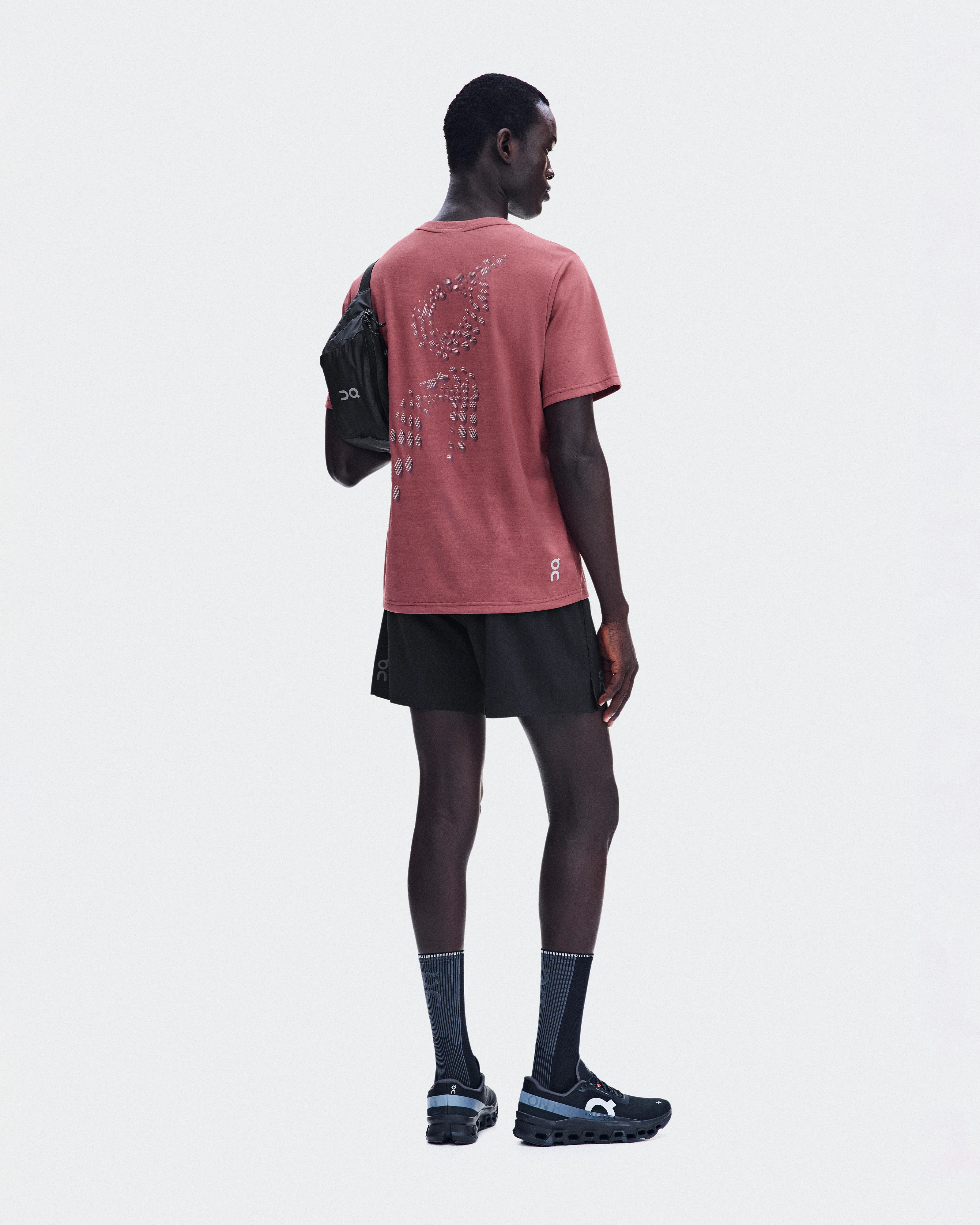 On On Run-T Barberry Homme Hauts et t-shirts