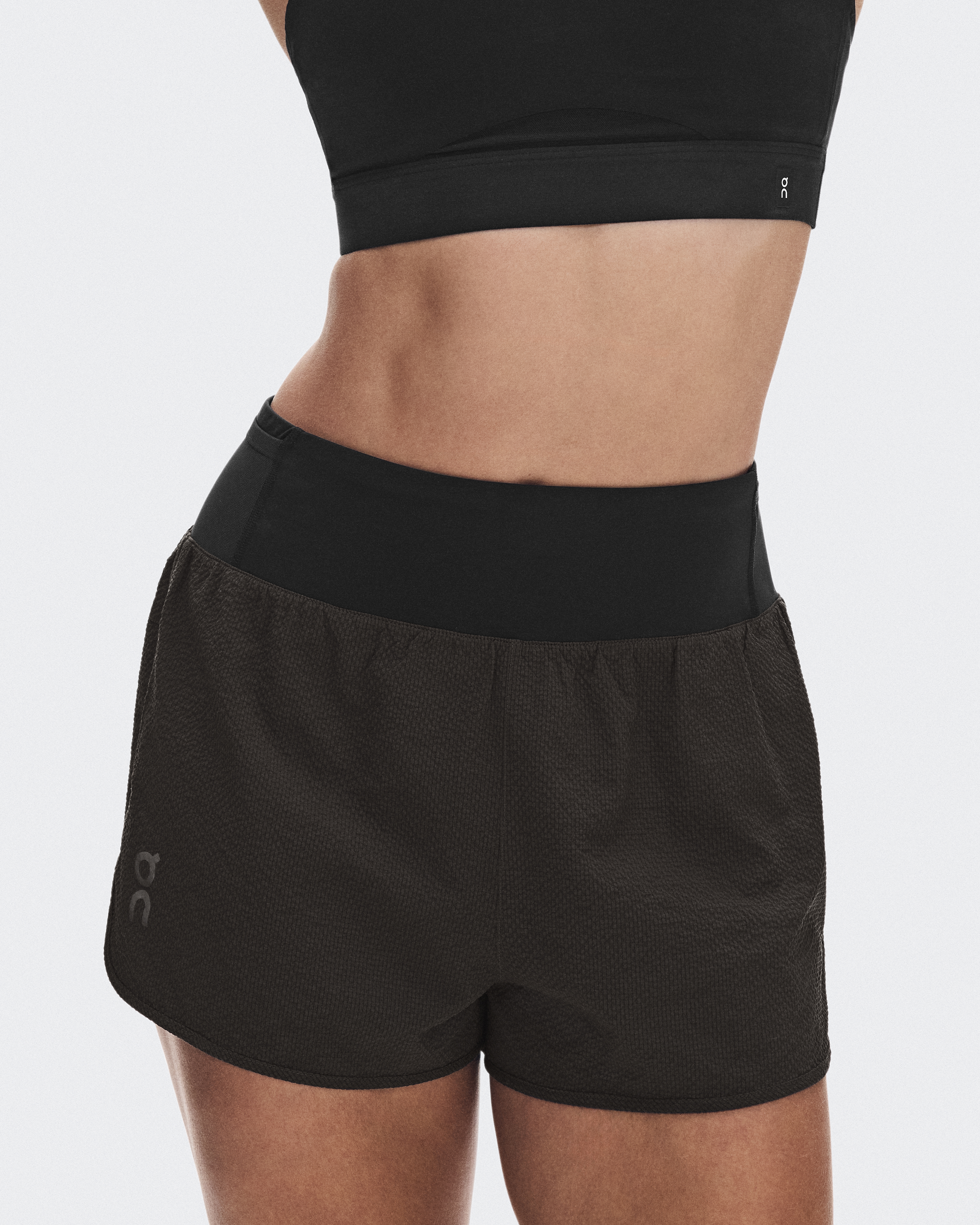 Women's Performance Volt Shorts | Brown | On France