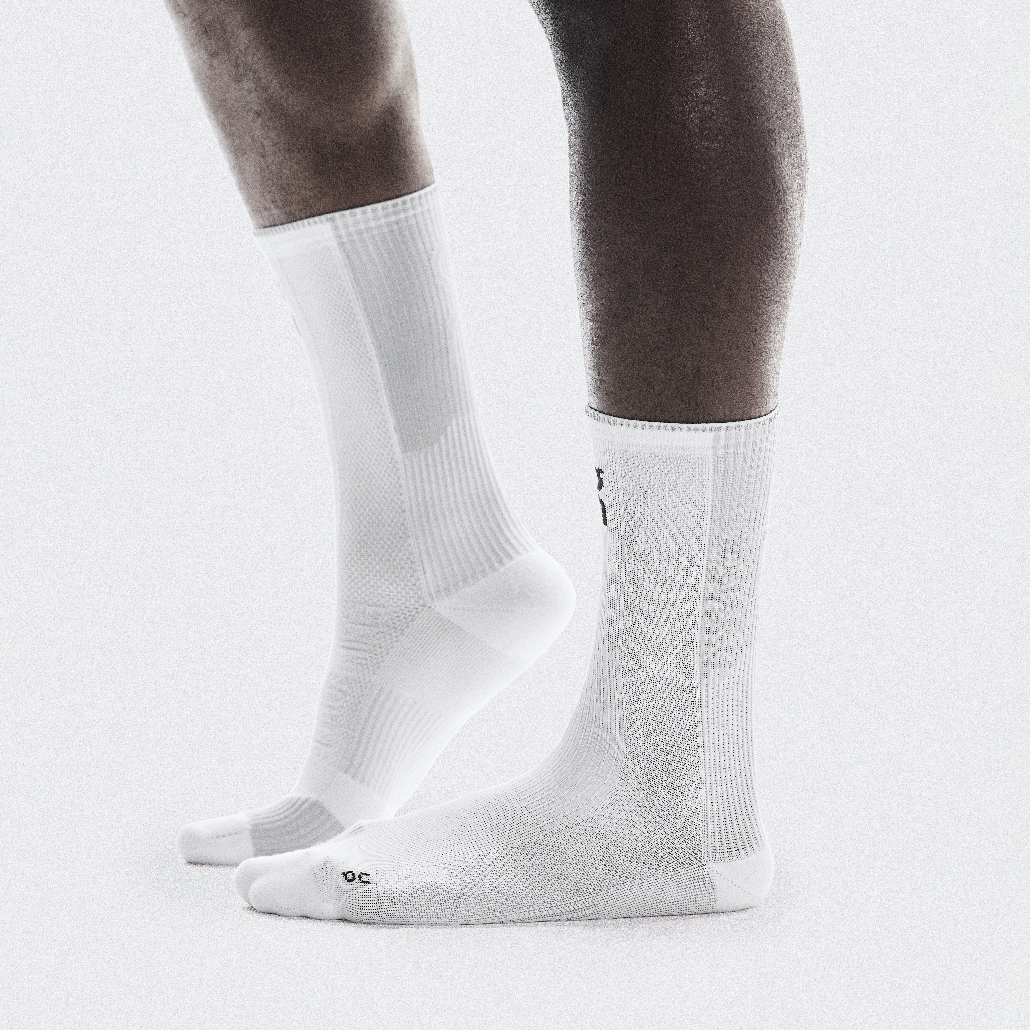 Performance Run Sock High in White/Glacier