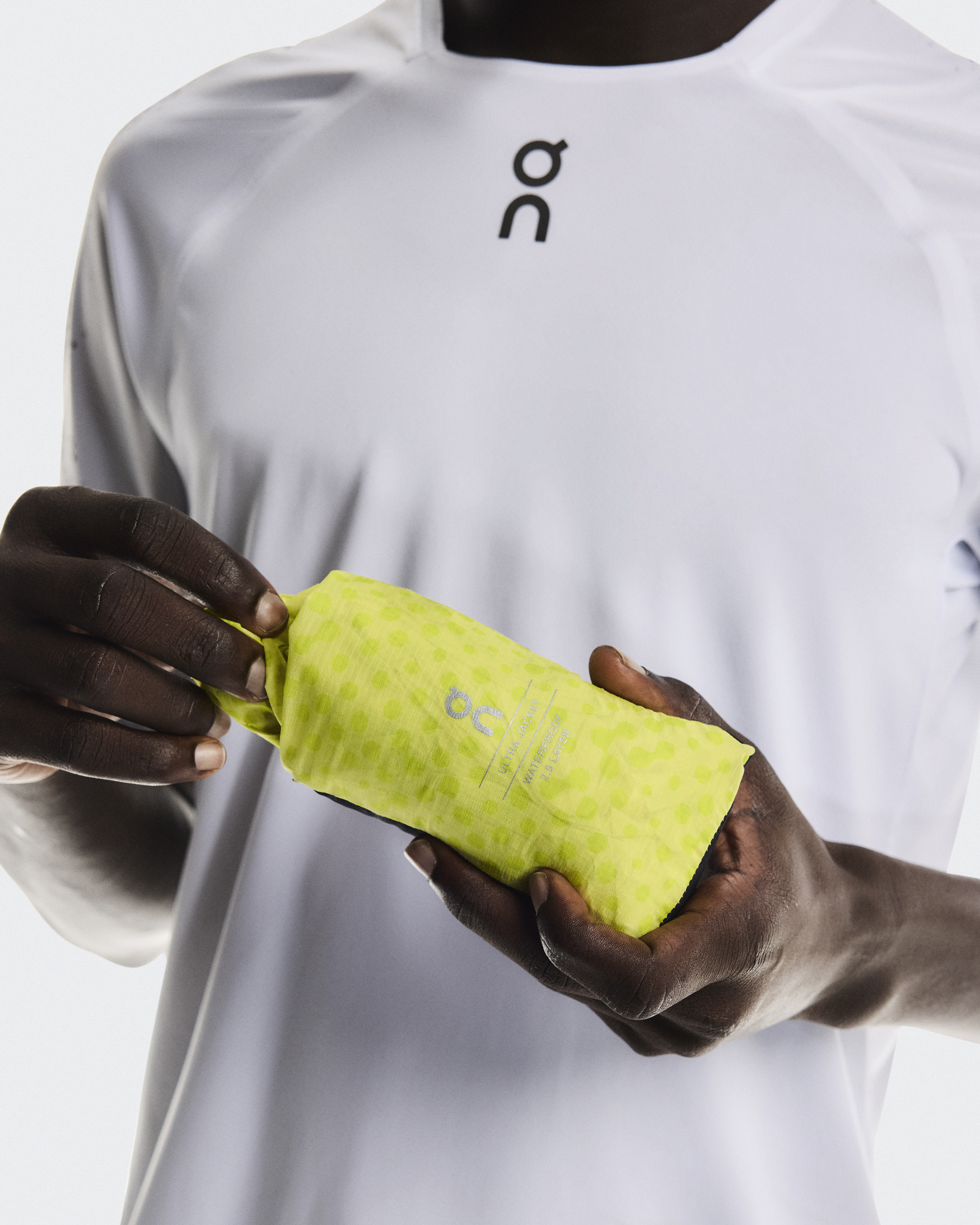 ウルトラジャケット | トレイルランニング向けメンズジャケット | On 日本