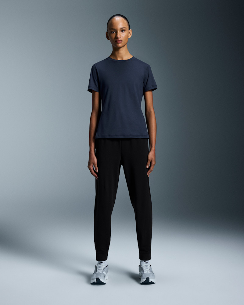 On Women's Studio-T Short-Sleeve Shirt in Navy, Size: XL, Polyester