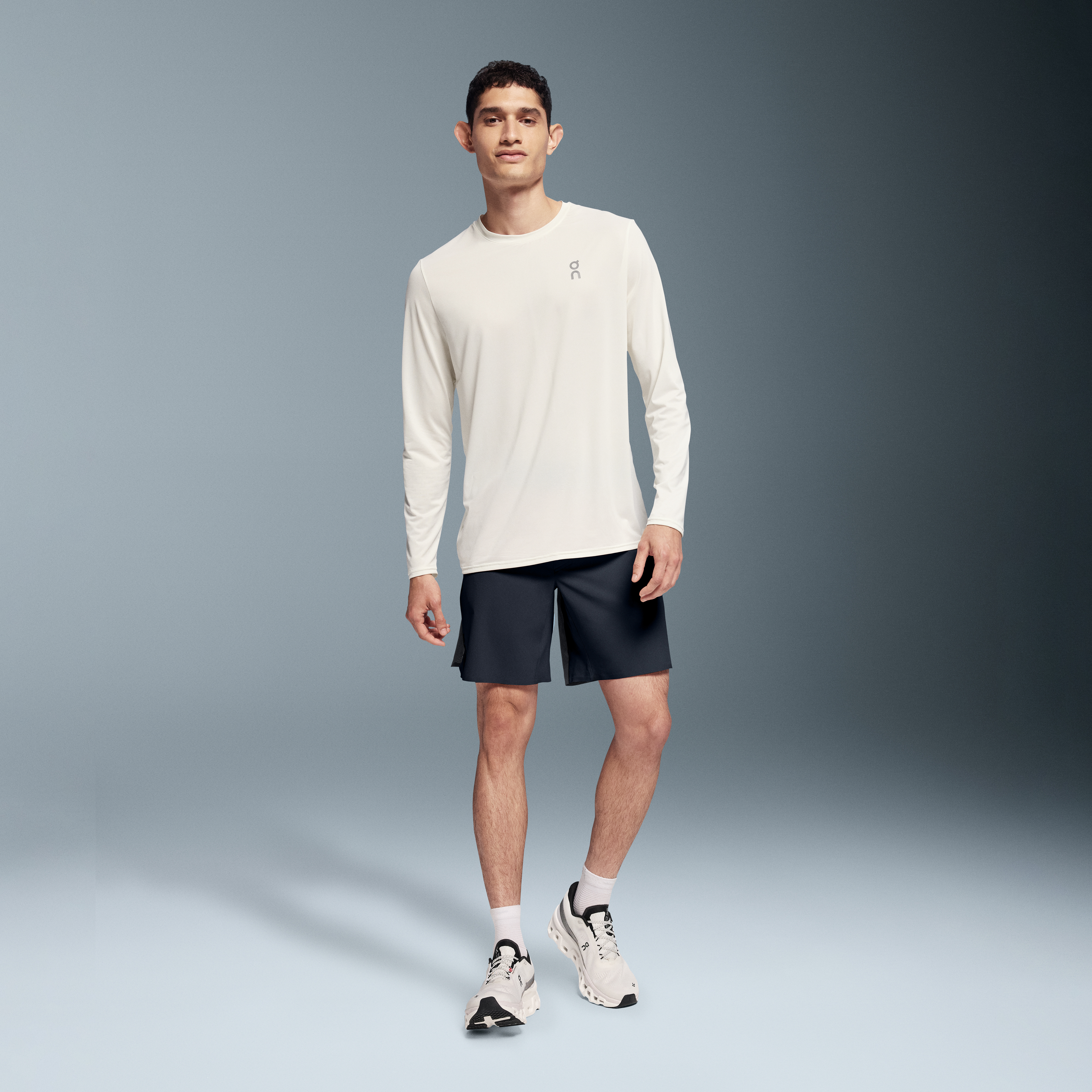 Lightweight Shorts in Navy/Black