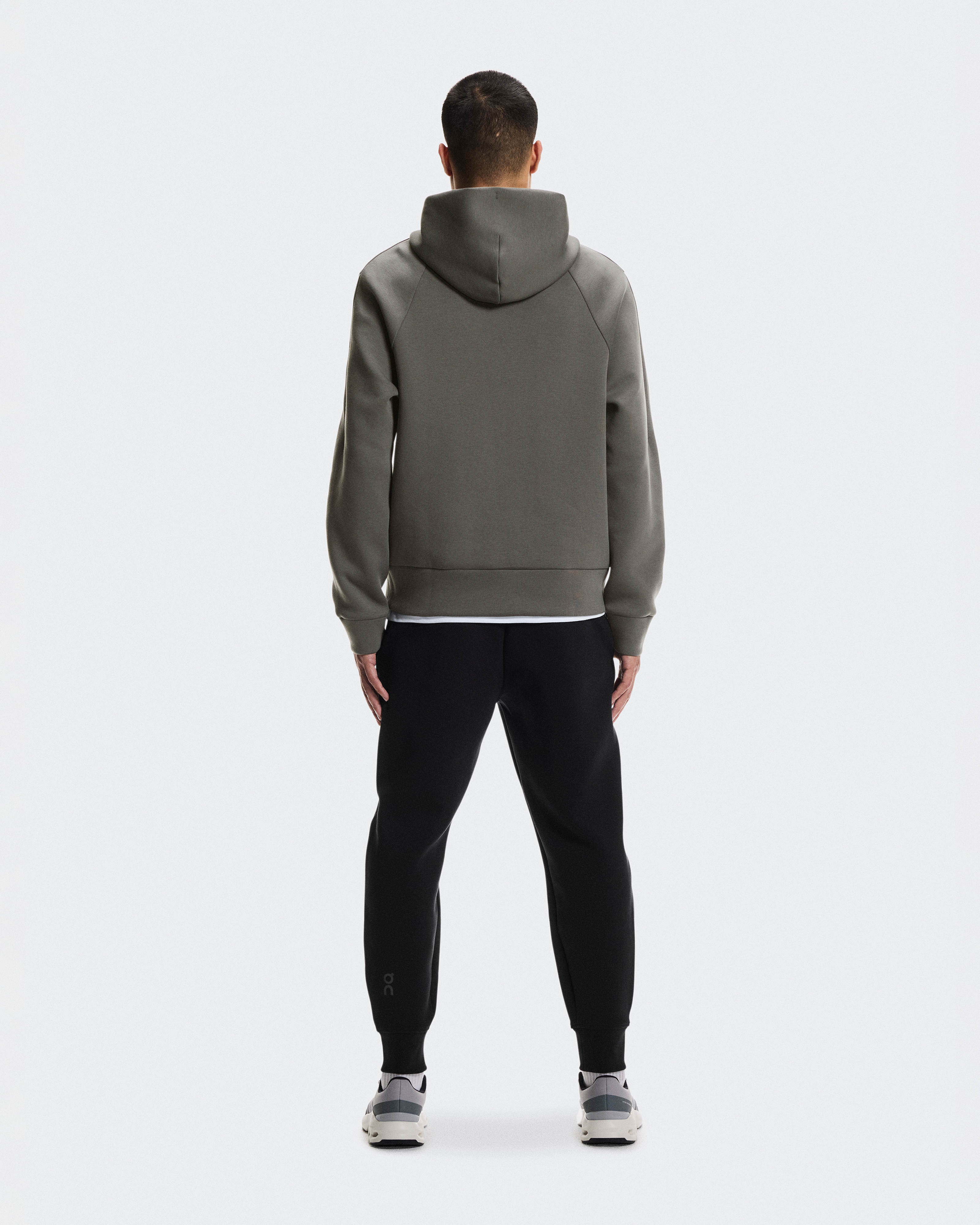 Focus Tech Hoodieالرجال / Shadow / S