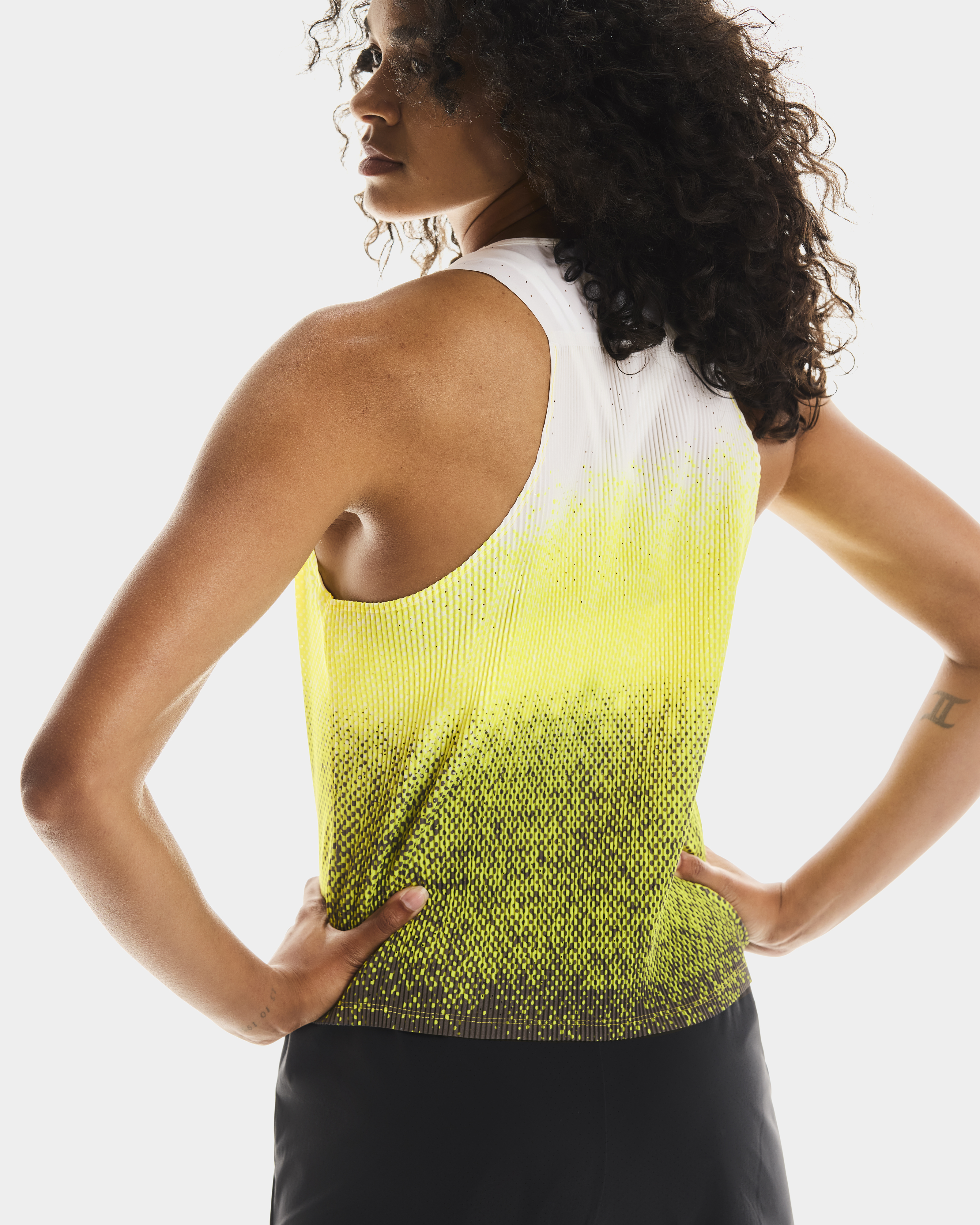 on Race Singlet M イエロー 未使用 Women's Race Singlet | Yellow | On Taiwan Region