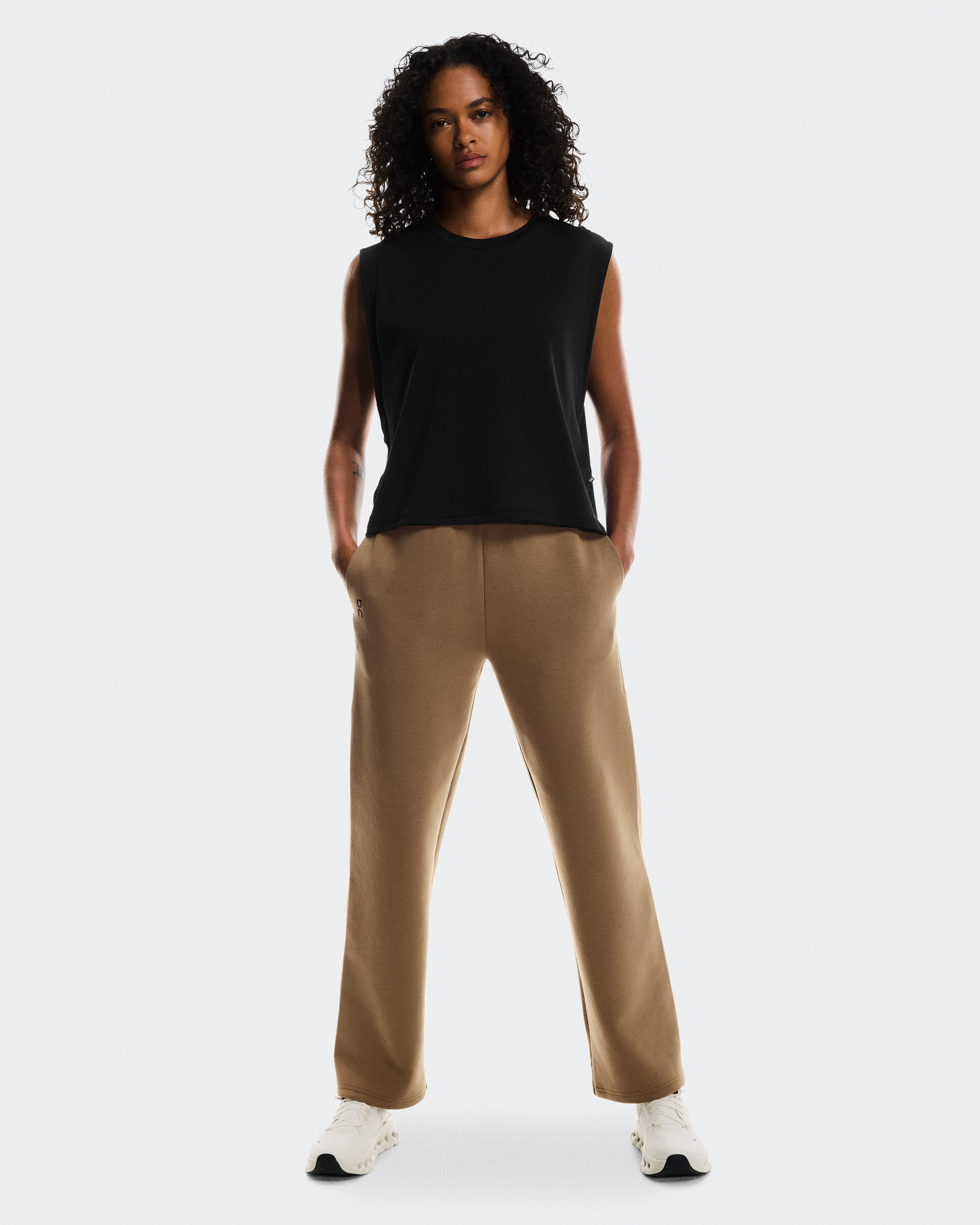 On Focus Tech Sweatpants Nutmeg Women Pants