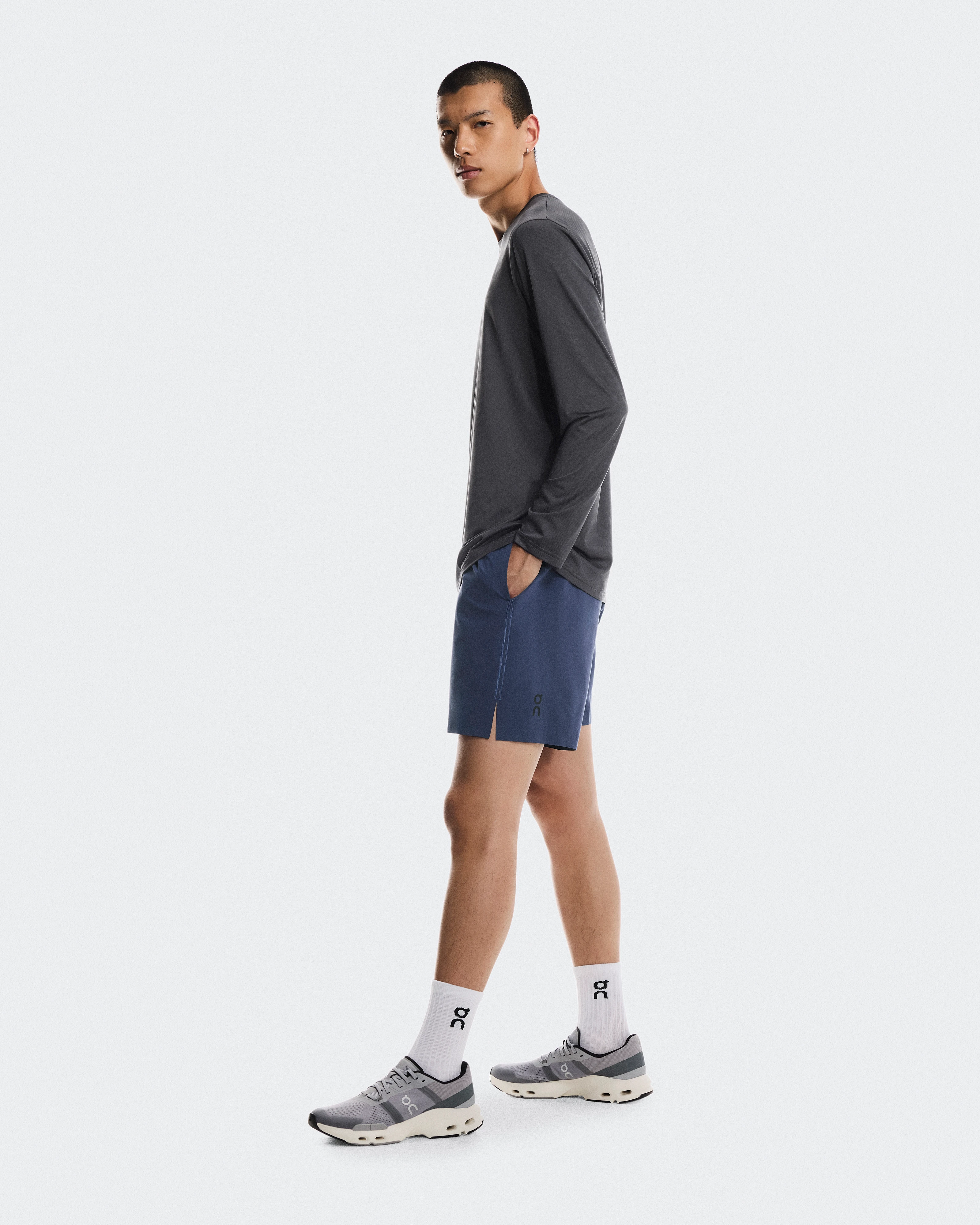On Focus Shorts Acai Men Shorts
