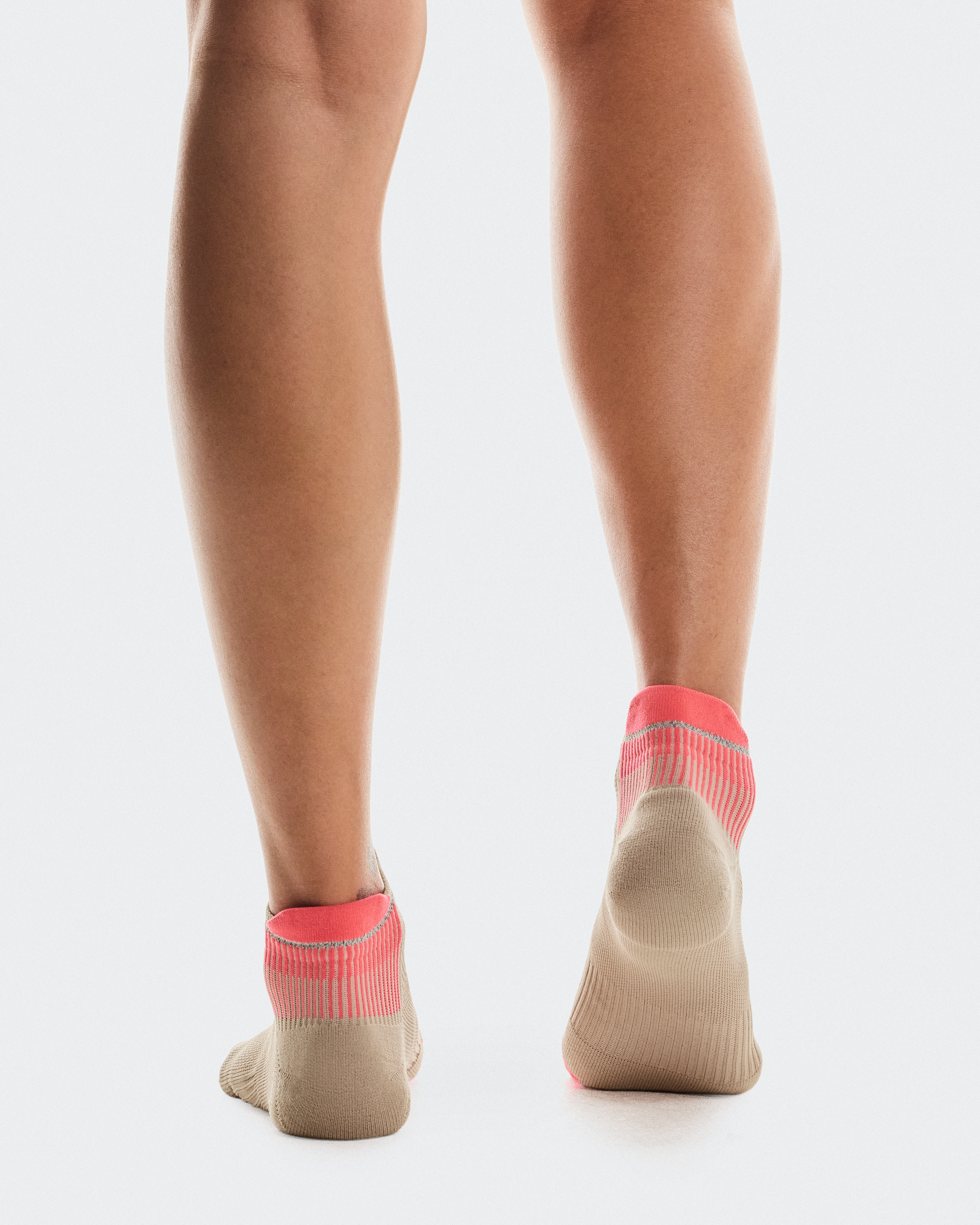 Performance Run Sock Lowللجنسين / Desert | Pink / 43 - 46