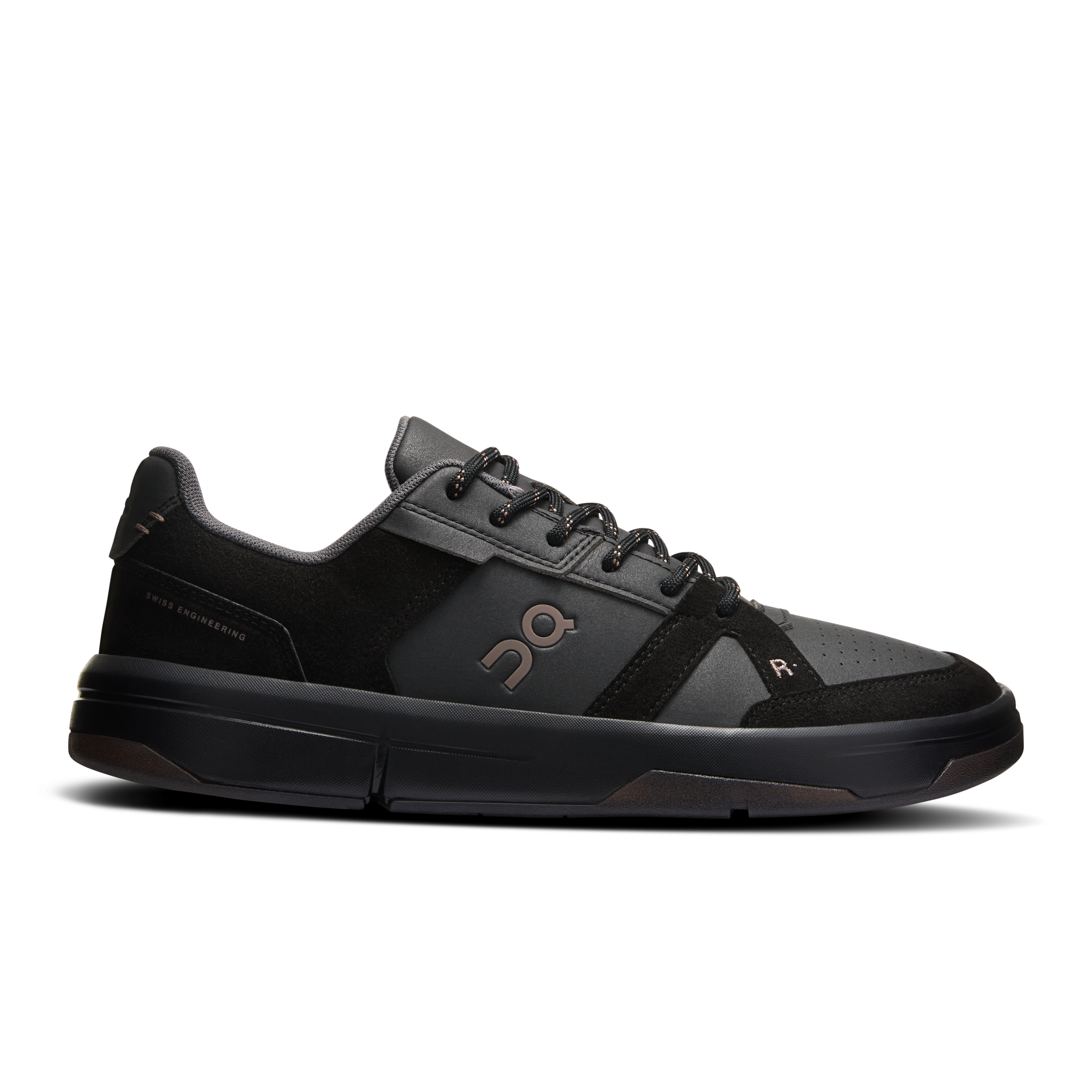THE ROGER Clubhouse Lifestyle Shoe in Black/Ash