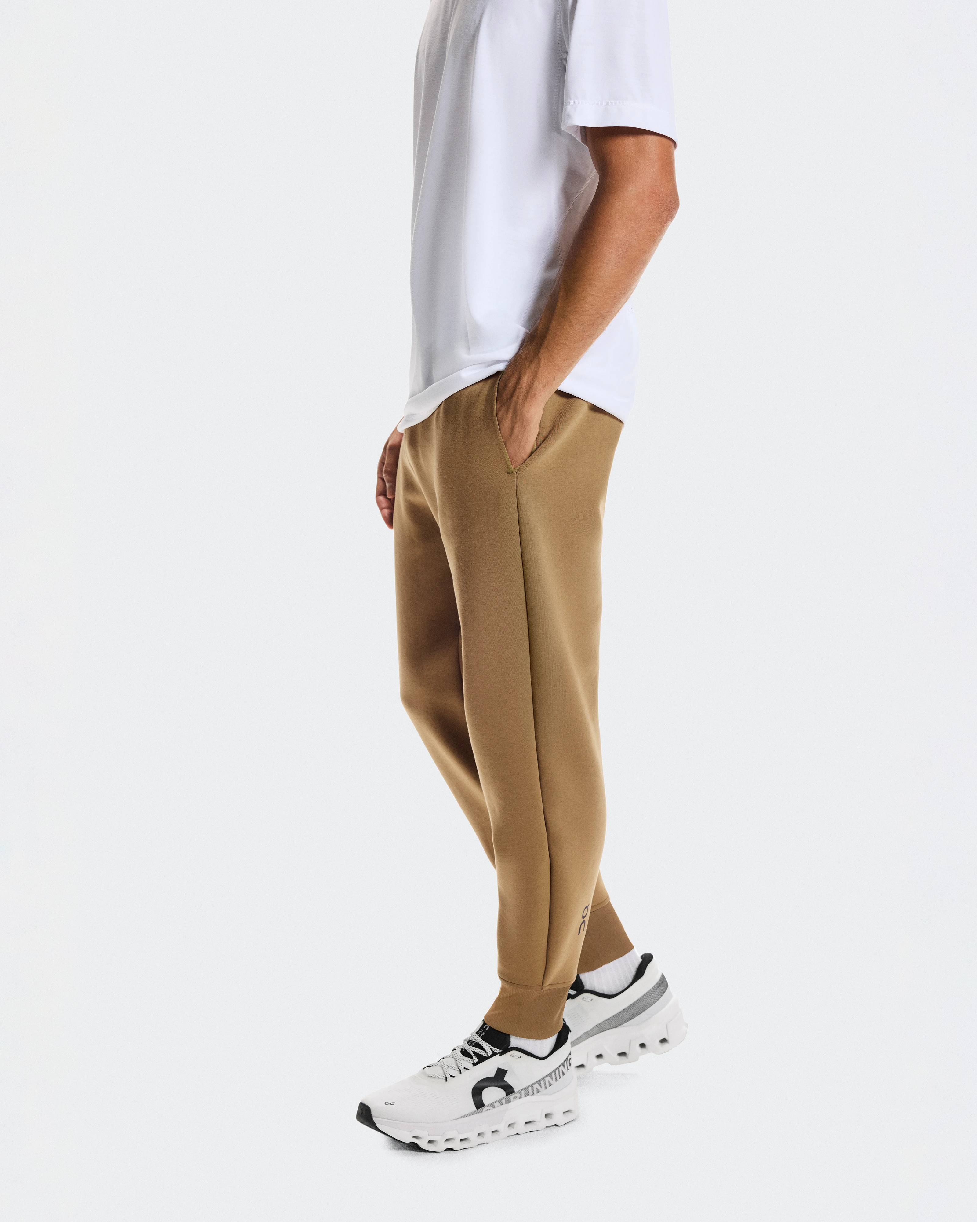 On Focus Tech Sweatpants Nutmeg Men Pants