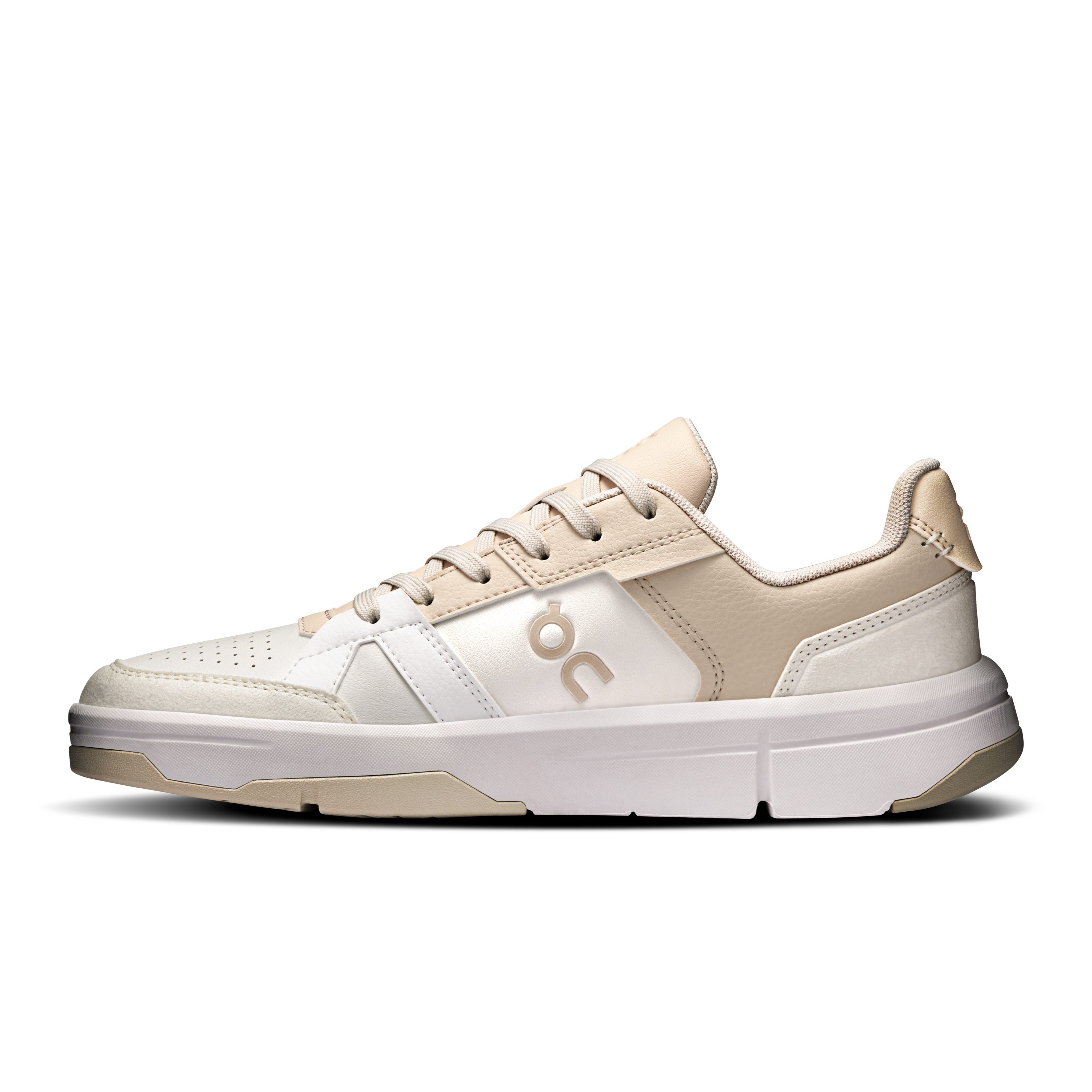 On THE ROGER Clubhouse White & Pearl Women Tennis Shoes