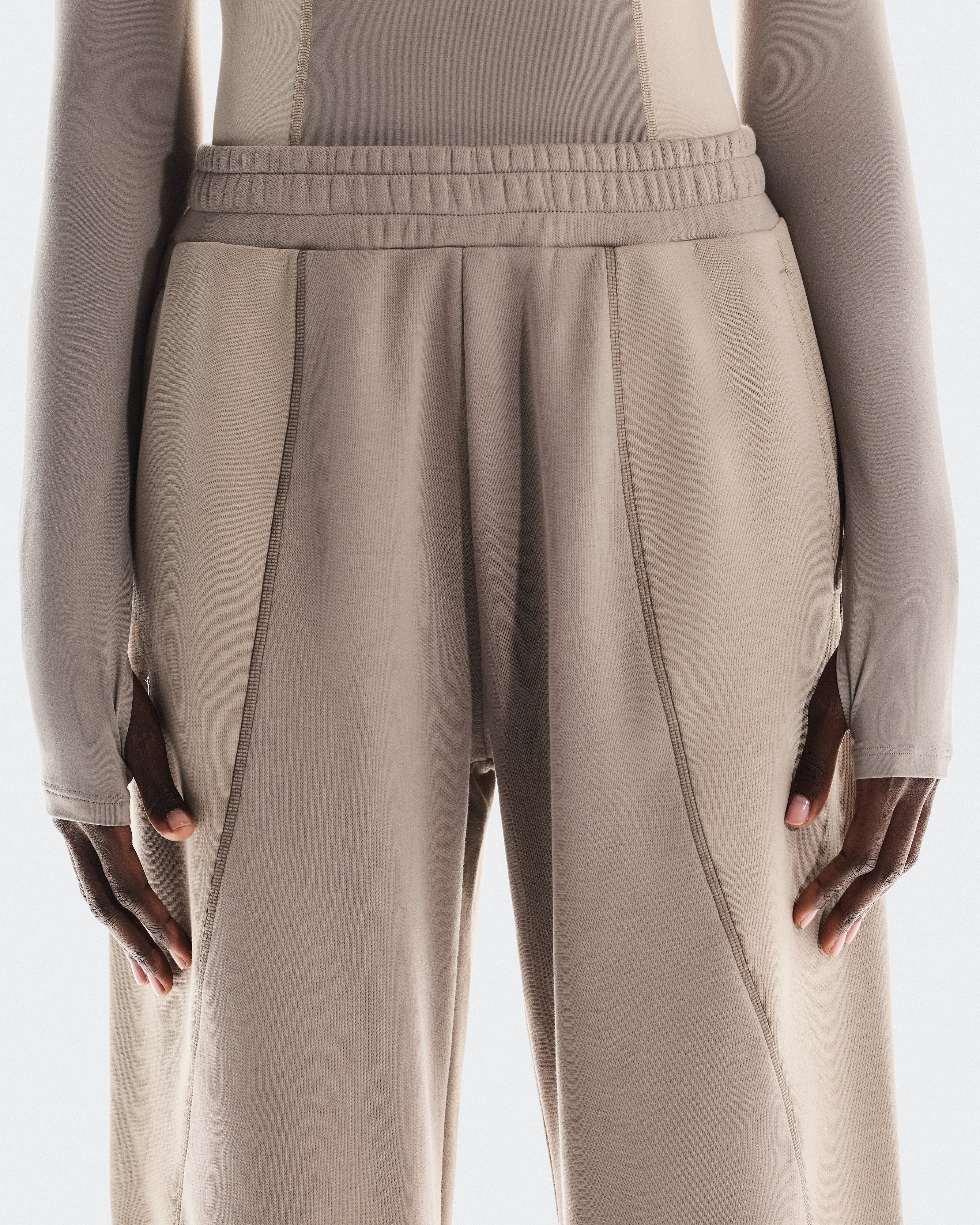 On CLUB LOOSE PANTS FKA Cinder & Desert Damen Hosen