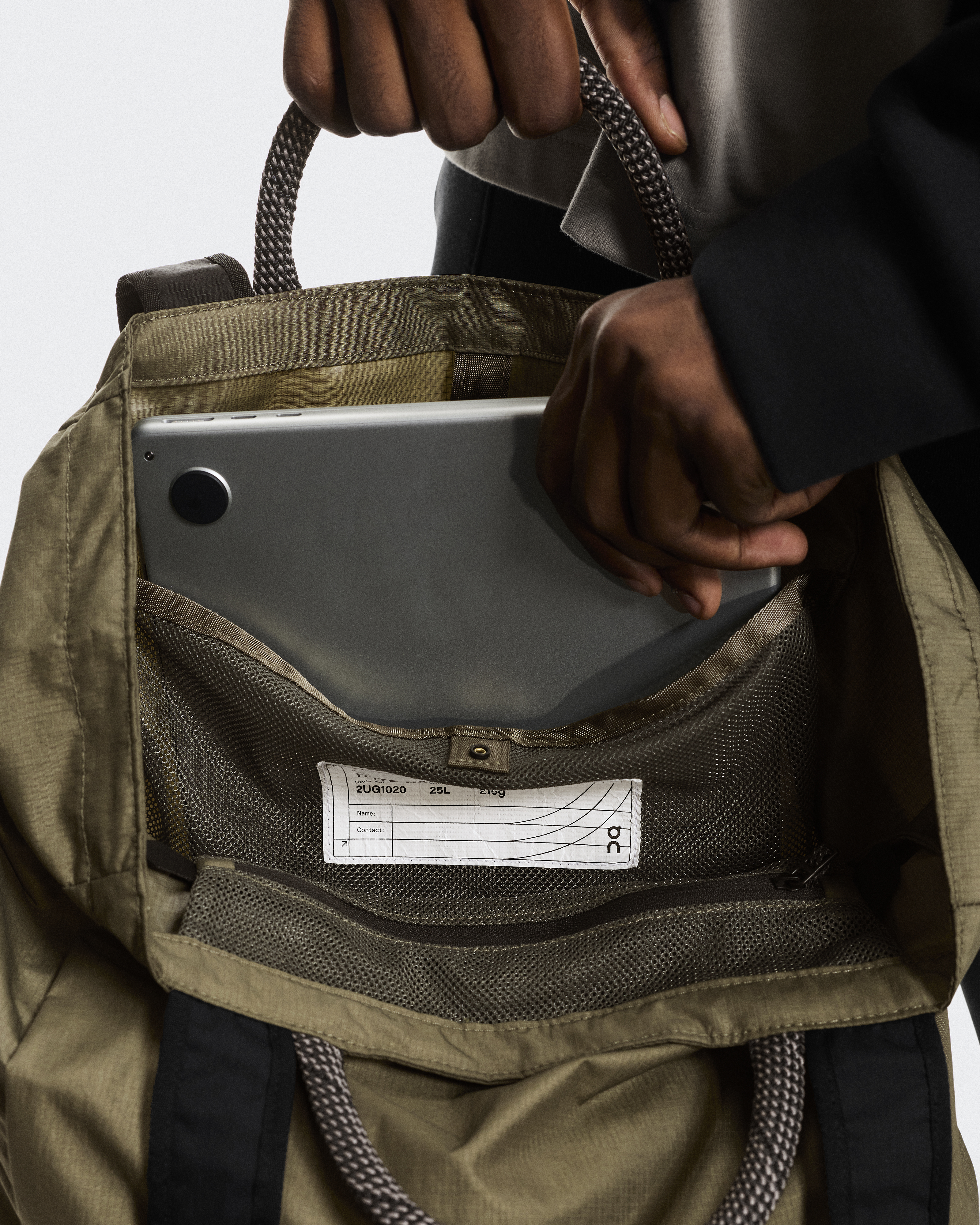Tote Pack 25L | Green & Black | On Canada