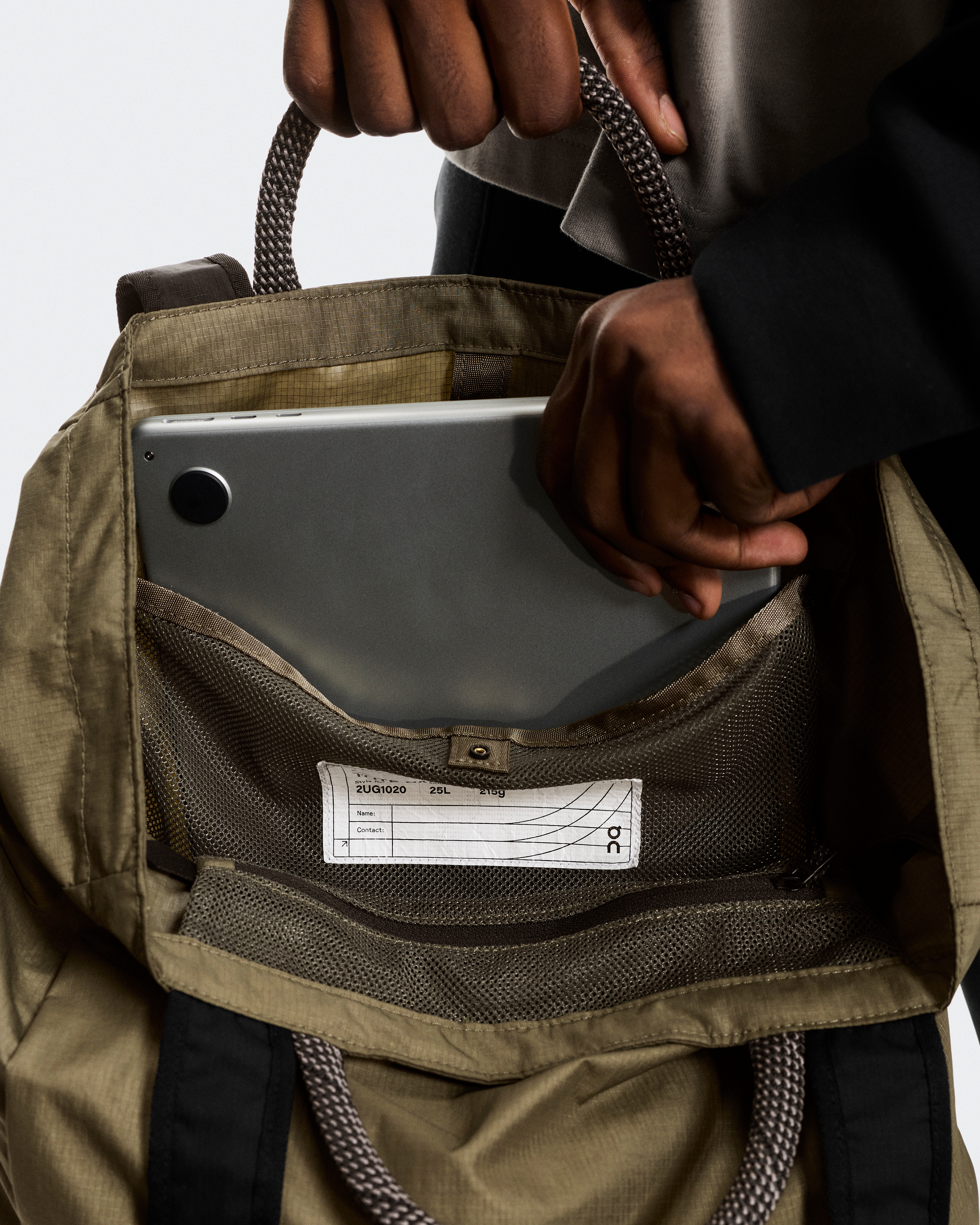 Tote Pack 25LUnisex / Olive | Black