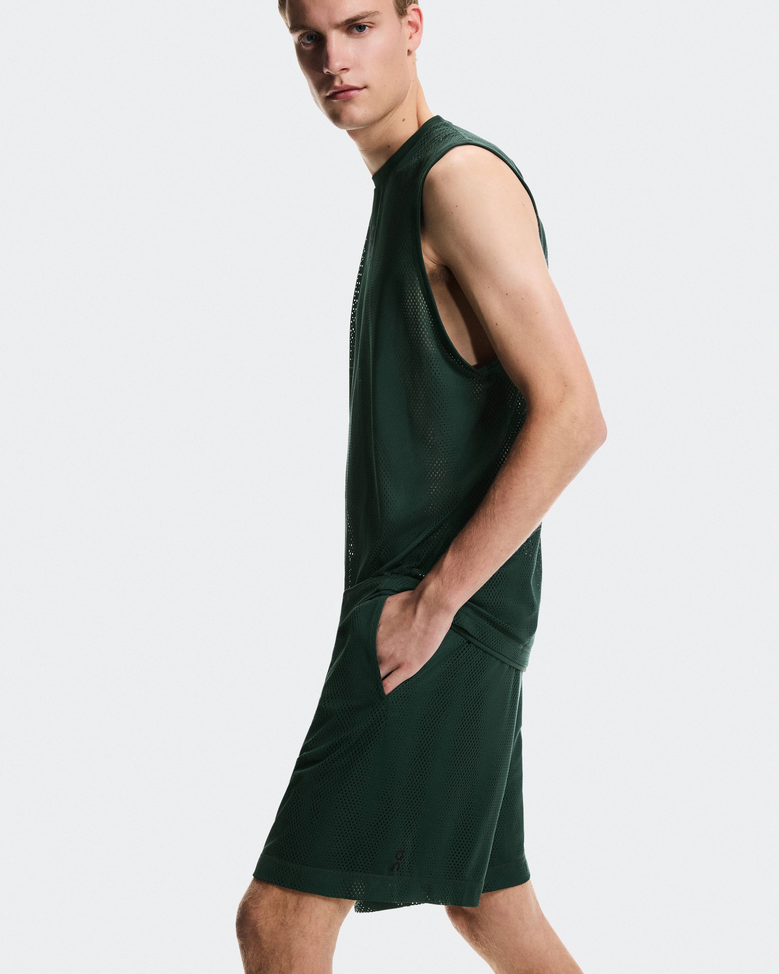 On Train Volt Shorts Obsidian Men Shorts