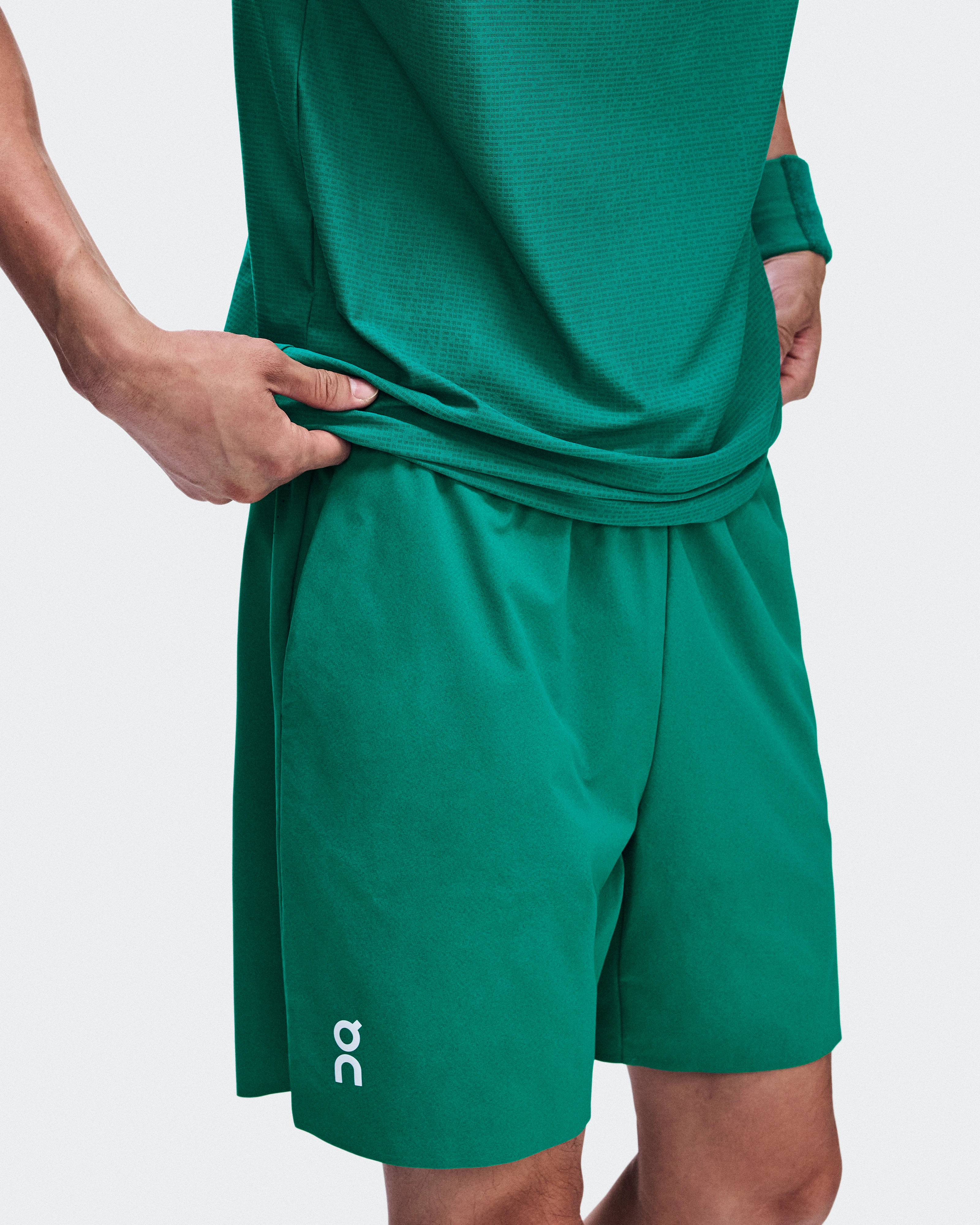 On 7" Court Shorts Neem Men Shorts
