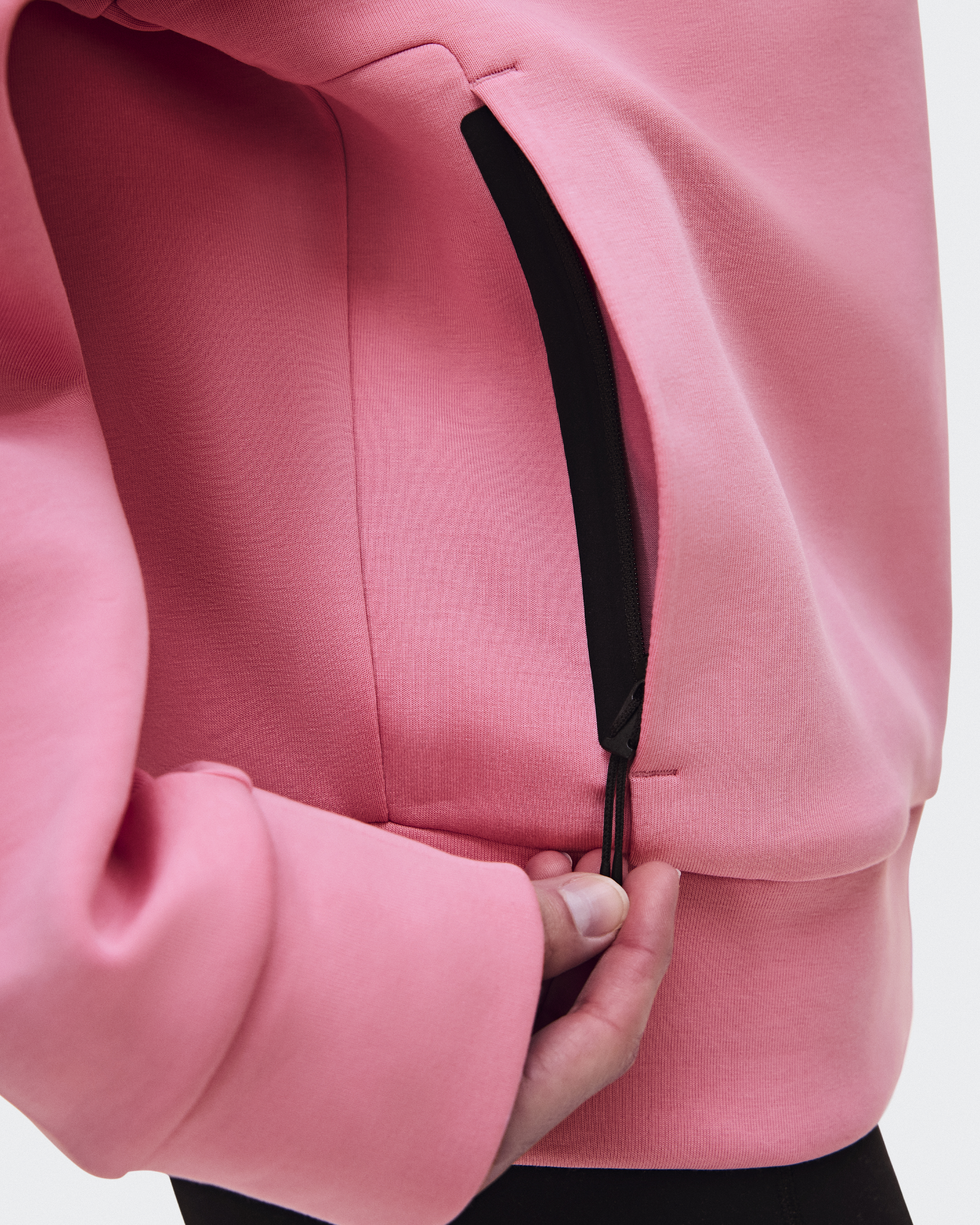 ウィメンズ Focus Tech Zip Hoodie | ピンク | On 日本