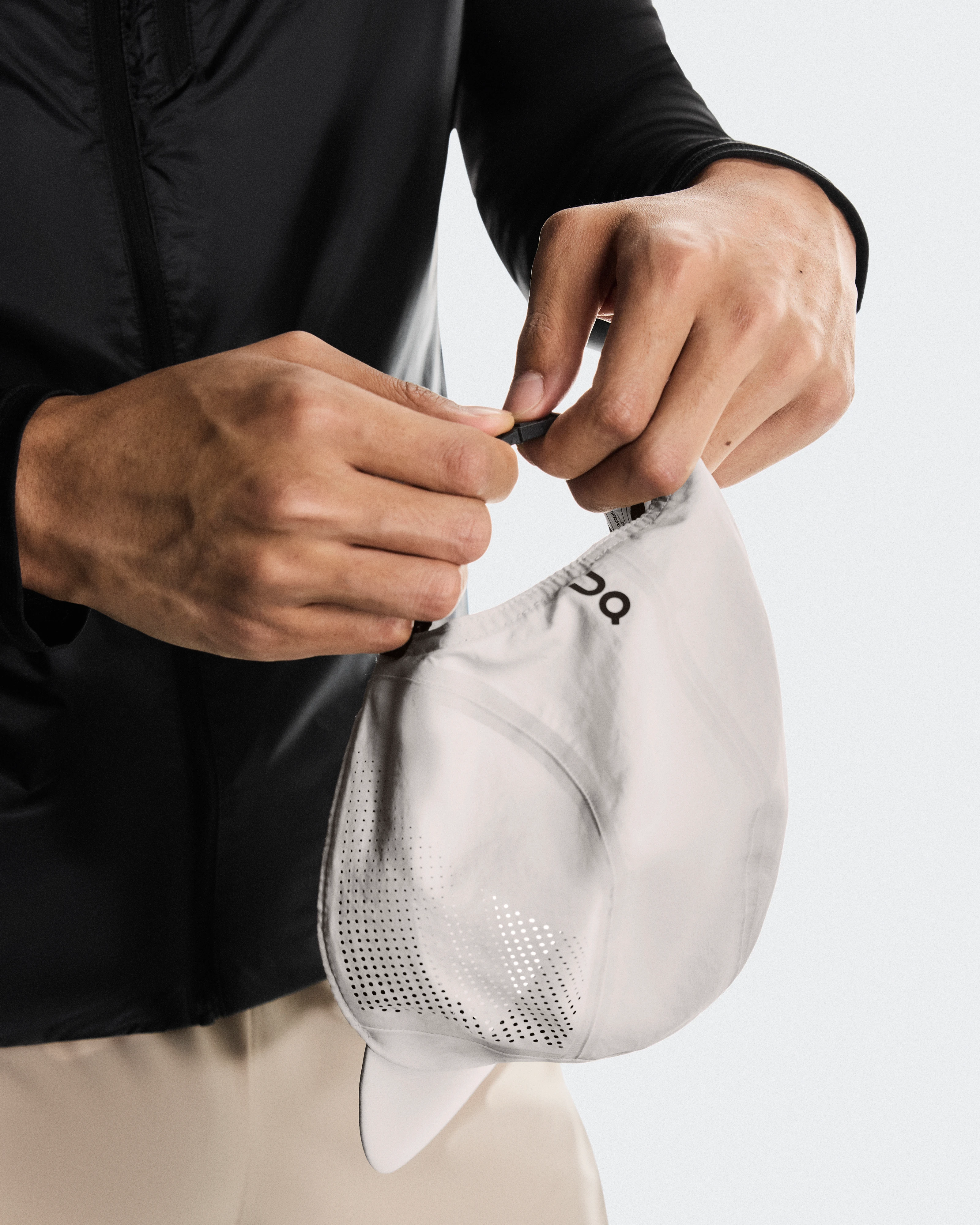 On Performance Cap Pearl Unisex Headwear