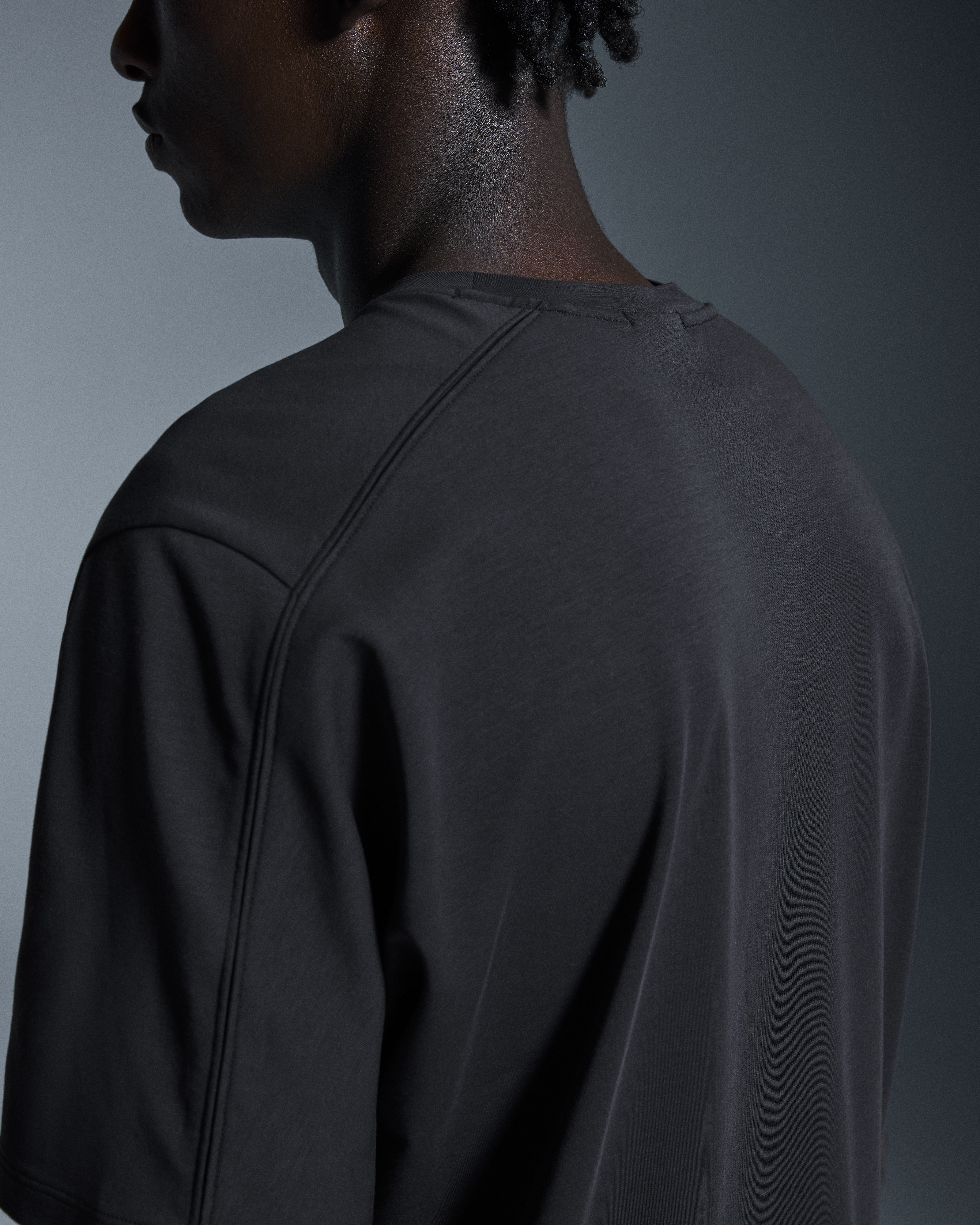 MEN’S LOGO LINE HIGHNECK （リラックスフィット） スポーツ | ファッション通販／LAGLAG MARKET 公式通販サイト