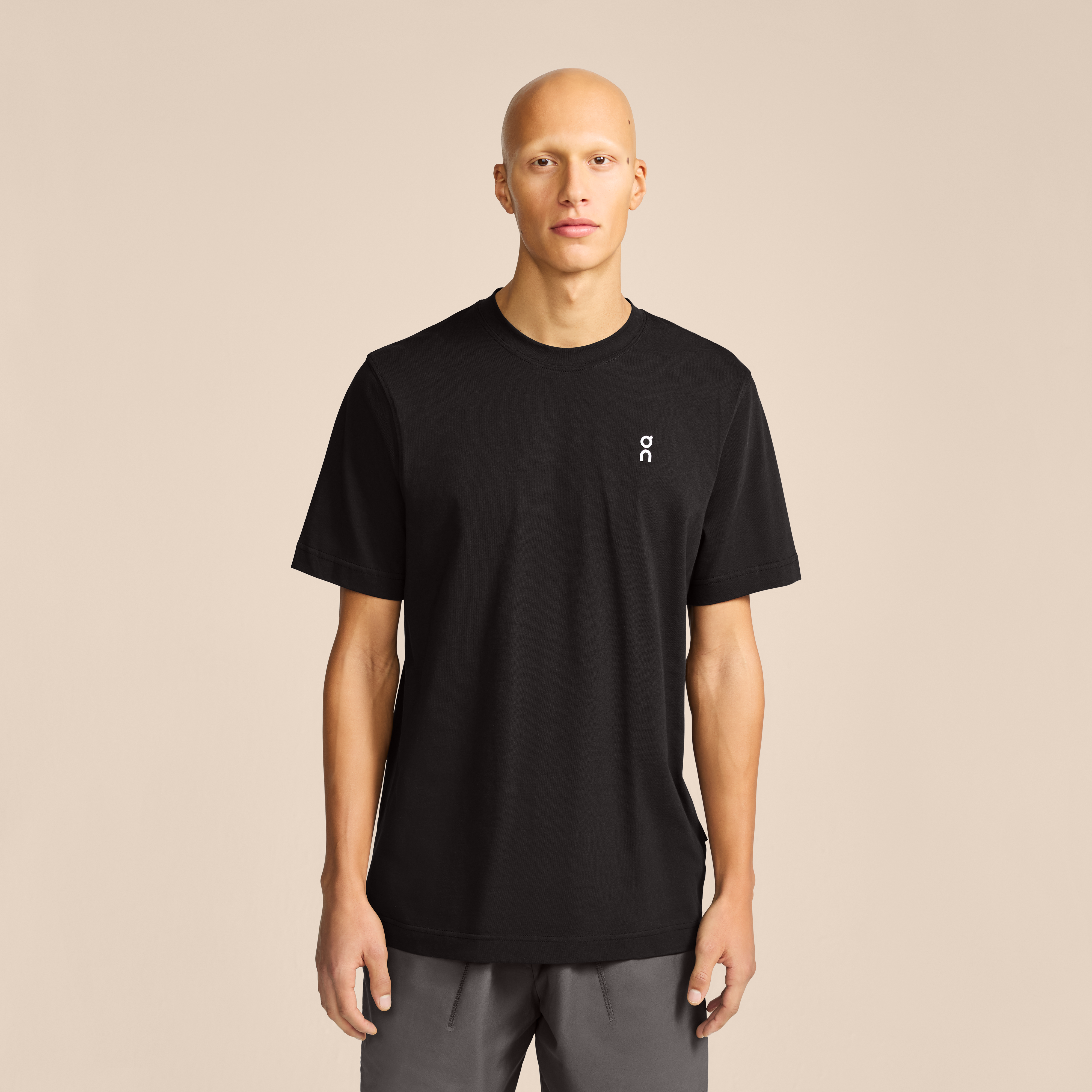 Graphic-T Short-Sleeve Shirt in Black