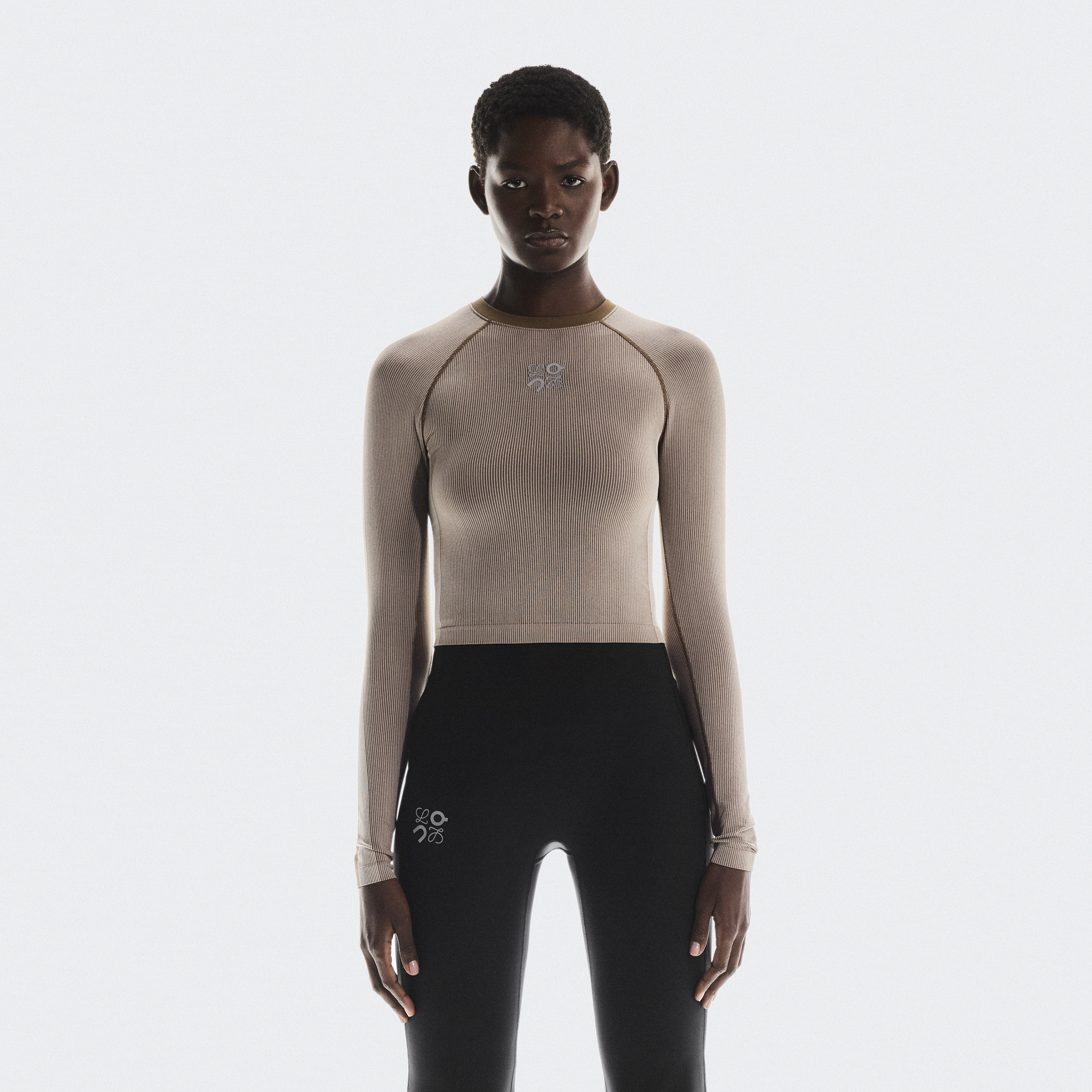 On公式】オンラインストア | LOEWE × On | アパレル | On 日本