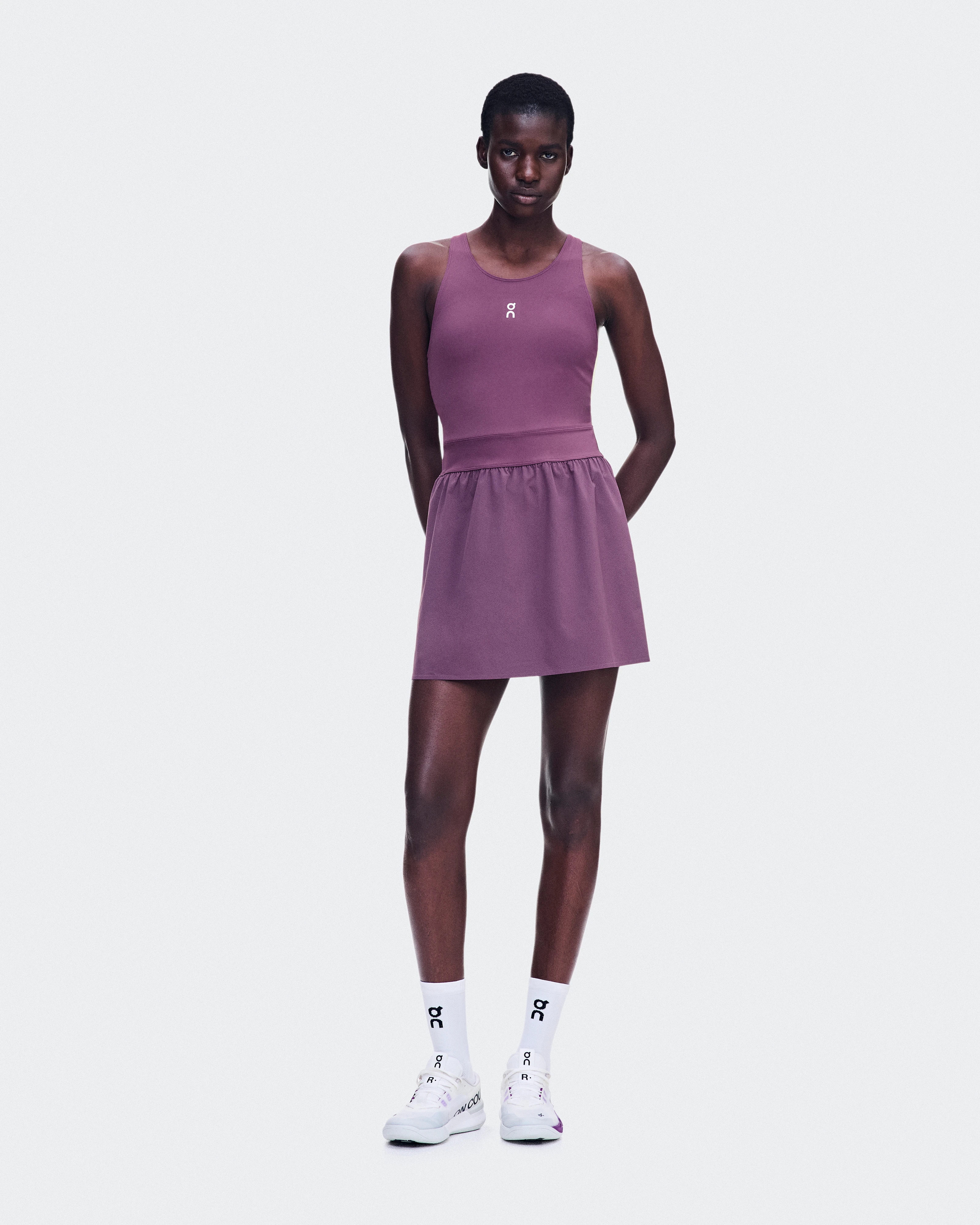 On Court Dress Split Cassis Feminino Vestidos
