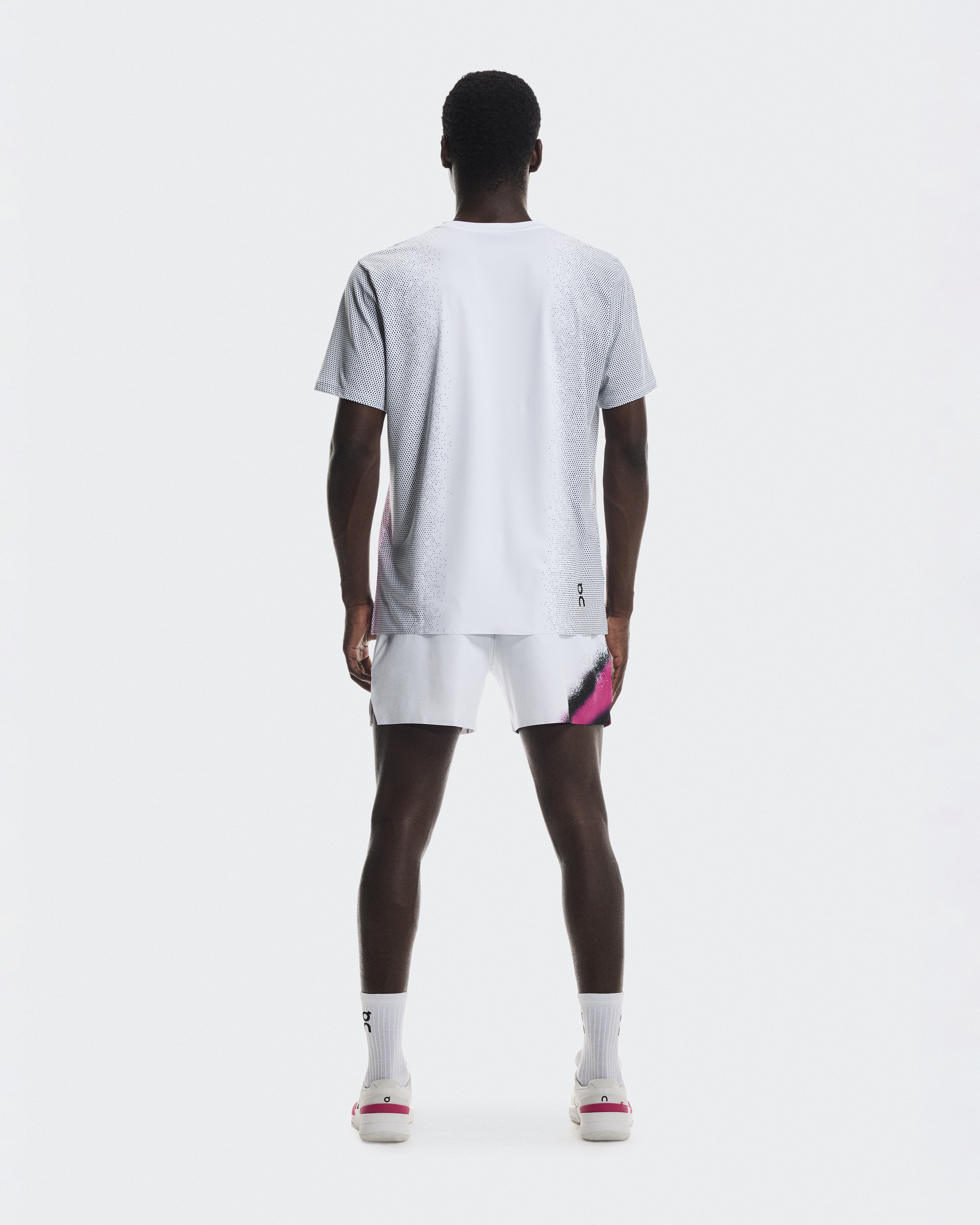 【On】新品Court-T White| Indigo メンズ Mサイズ メンズ Club-T Court | ホワイト & ブルー | On 日本