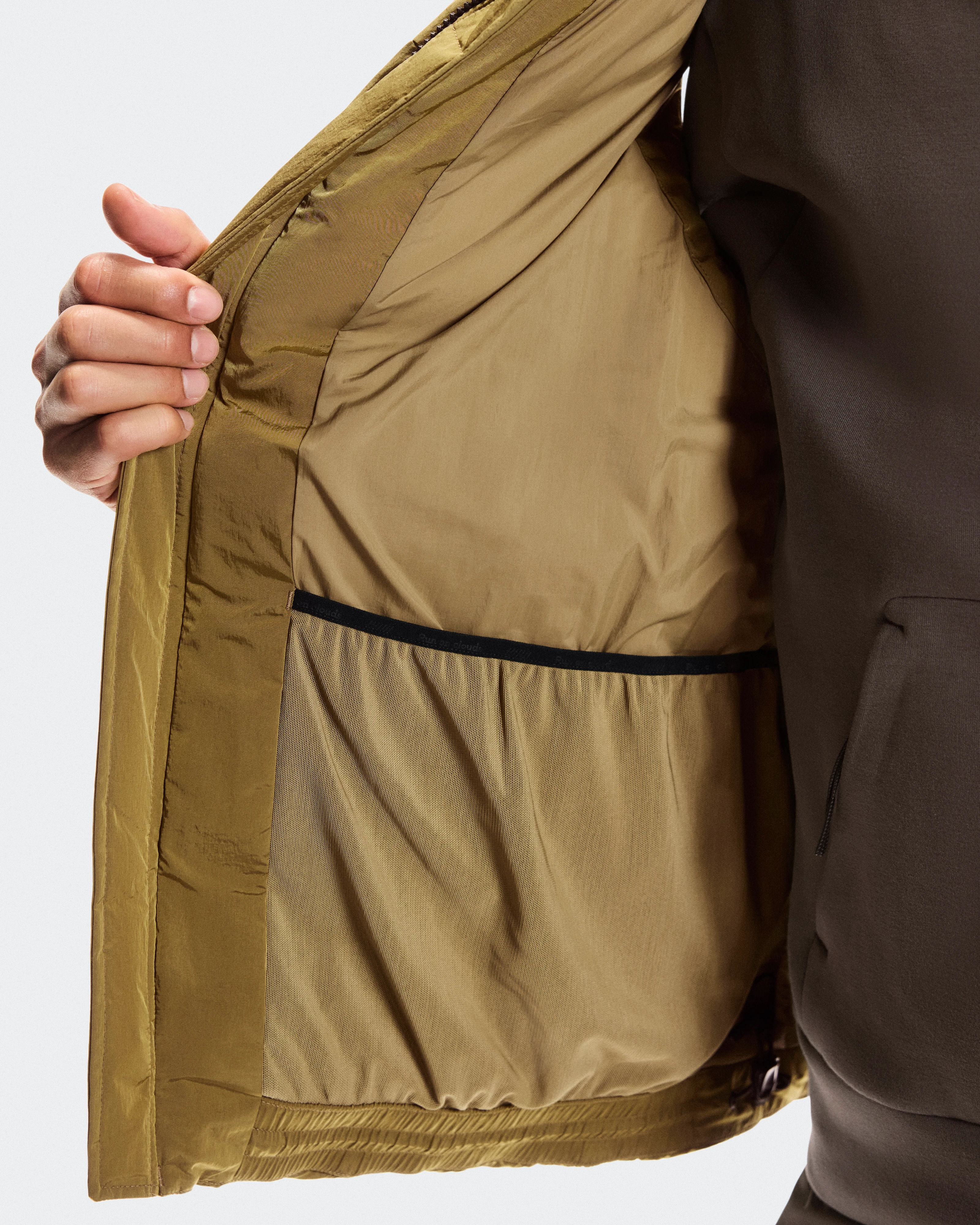 On All-Day Puffer Vest Nutmeg Men Jackets