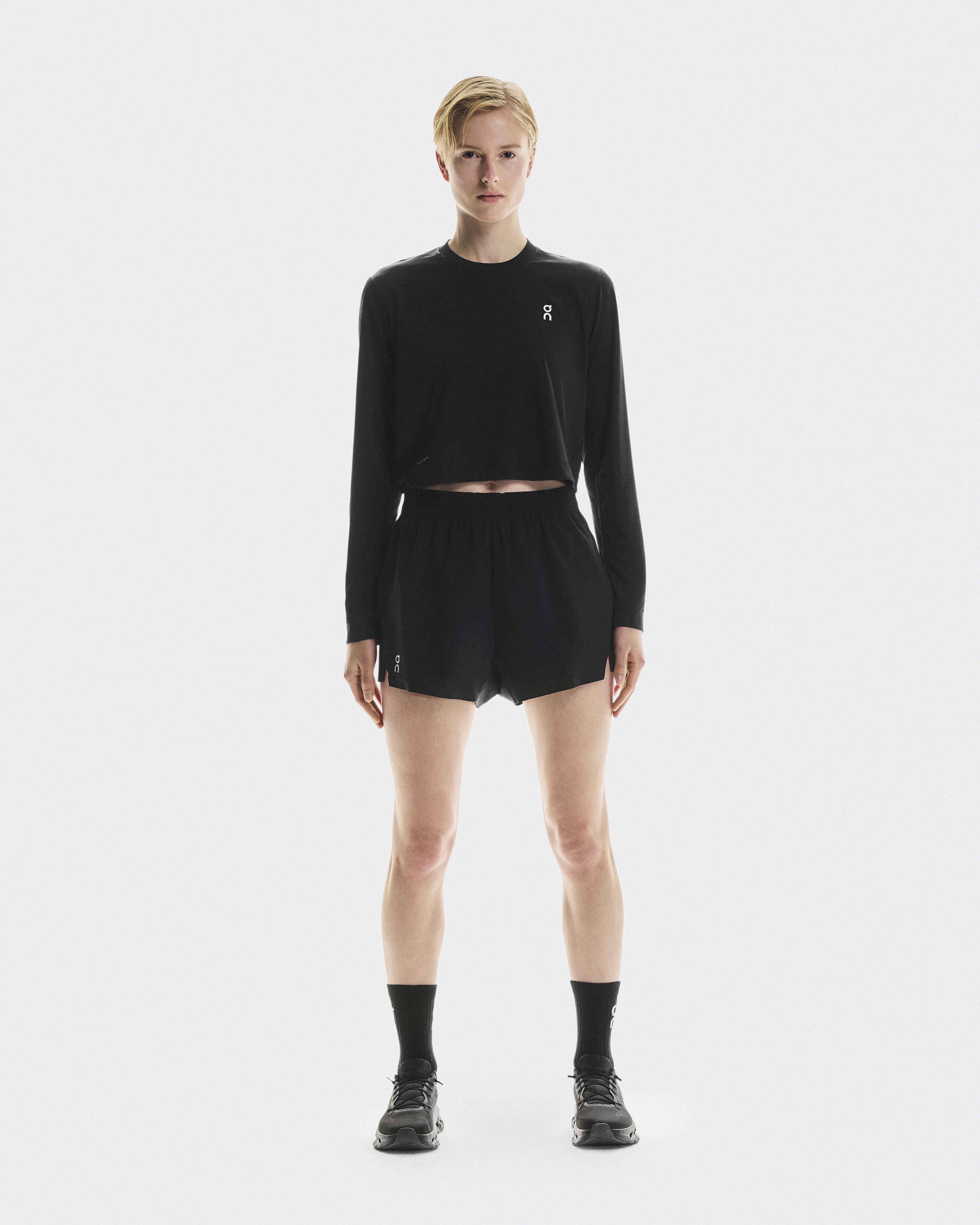 On Women's Train Long-T Crop Graphic Long-Sleeve Shirt in Black, Size: XS, Polyester