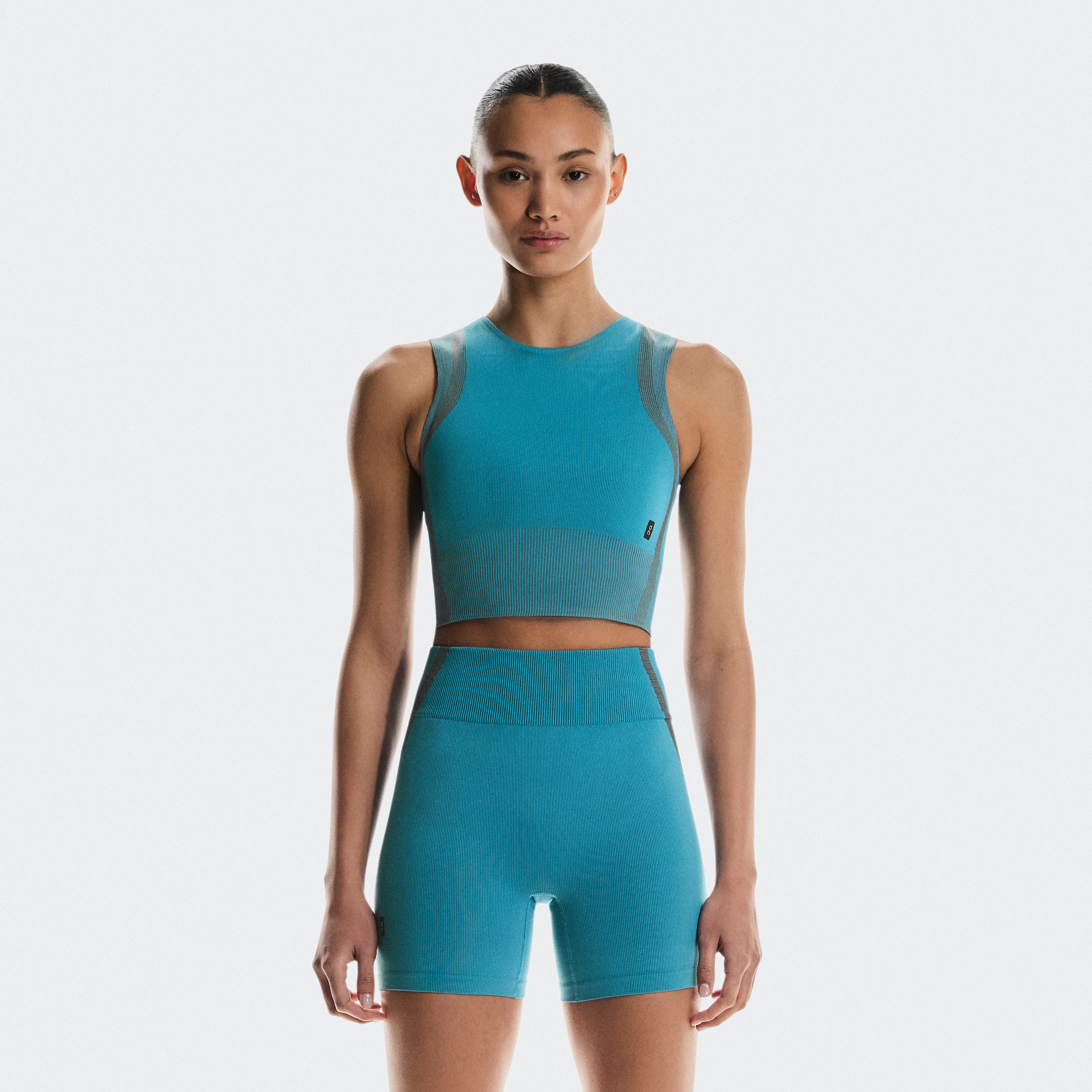 On Studio Knit Crop Blue Grey Women Women – Everyday training, low-intensity, seamless Tops and t-shirts