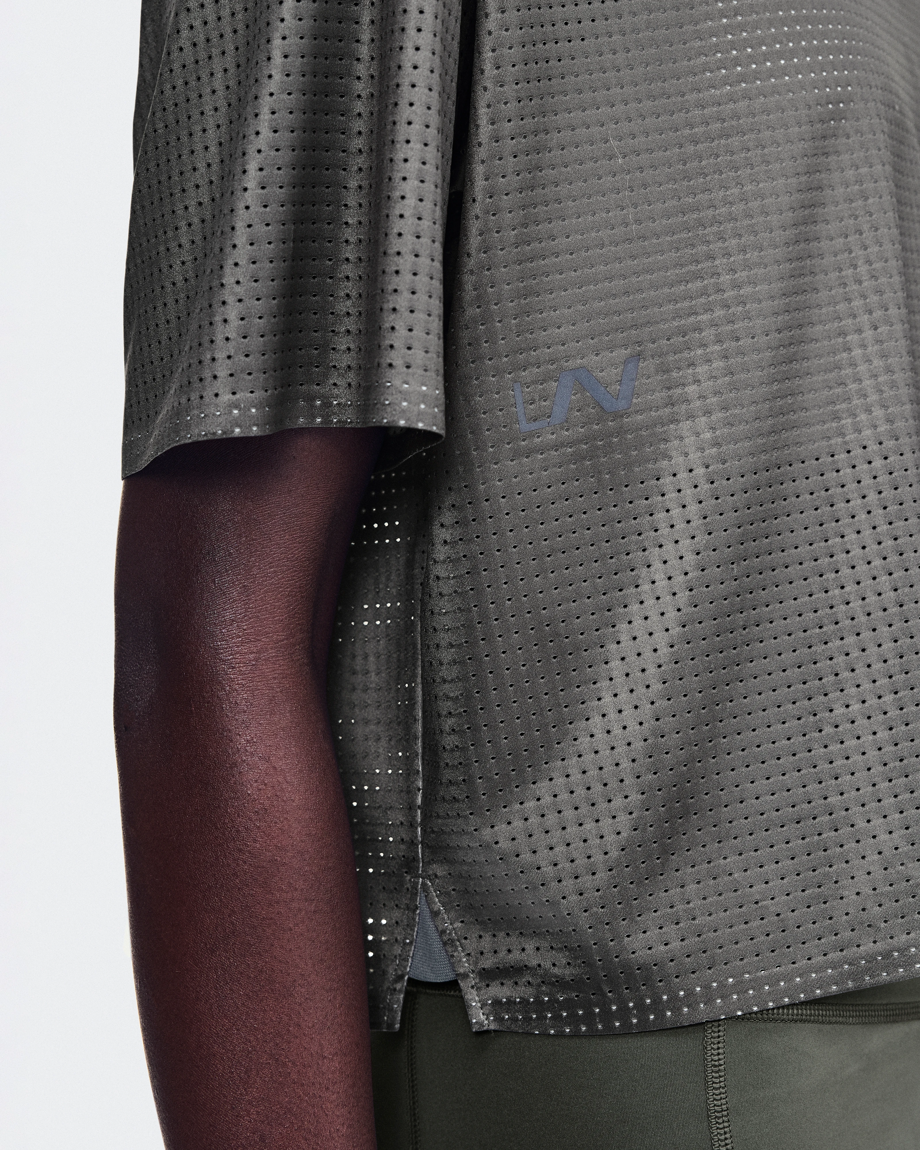 On Cropped Run-T LN1 Mire Unisex – Running, Racing Tops and t-shirts