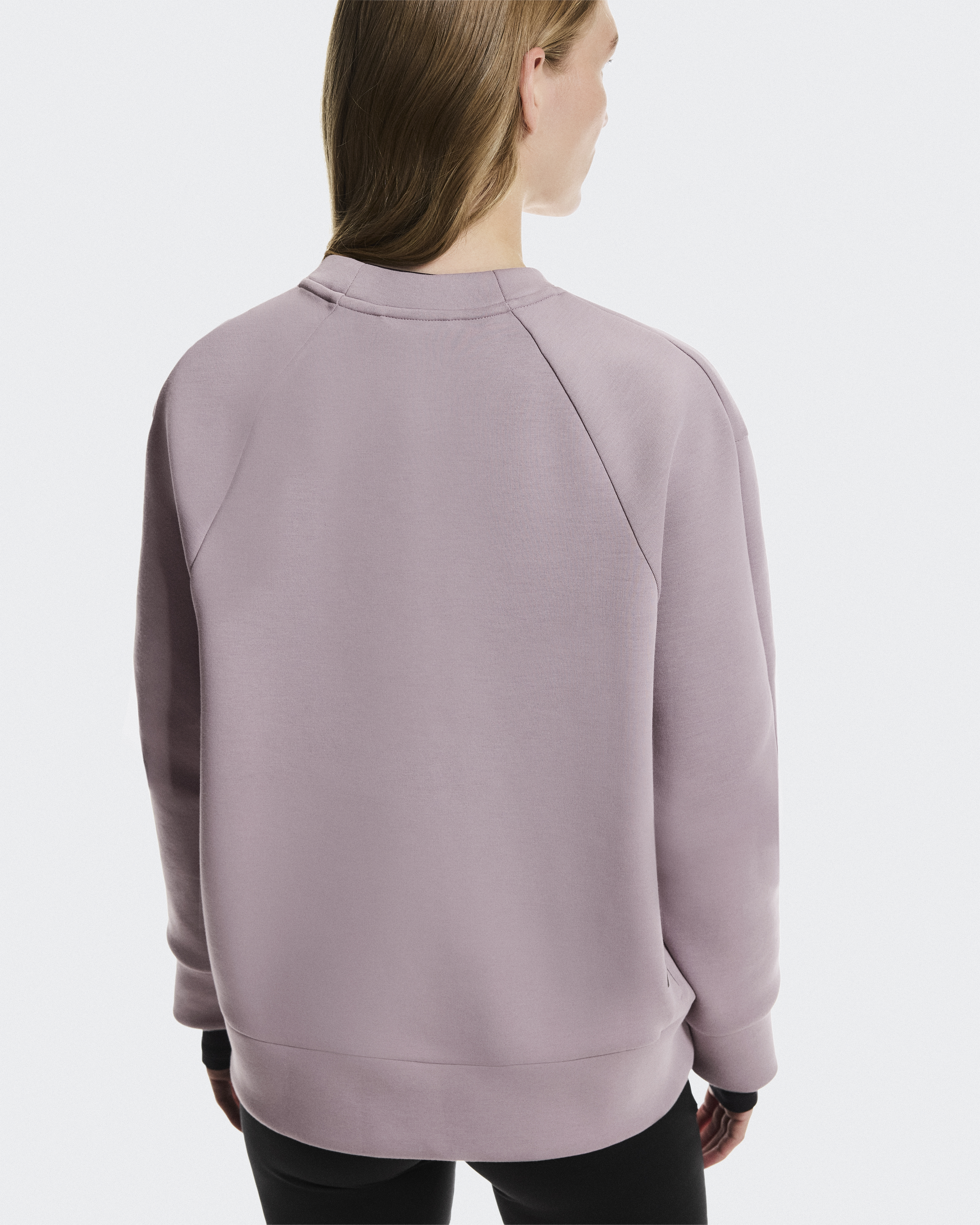 フォーカス テック クルー | 汎用性の高い機能性ウィメンズ クルー