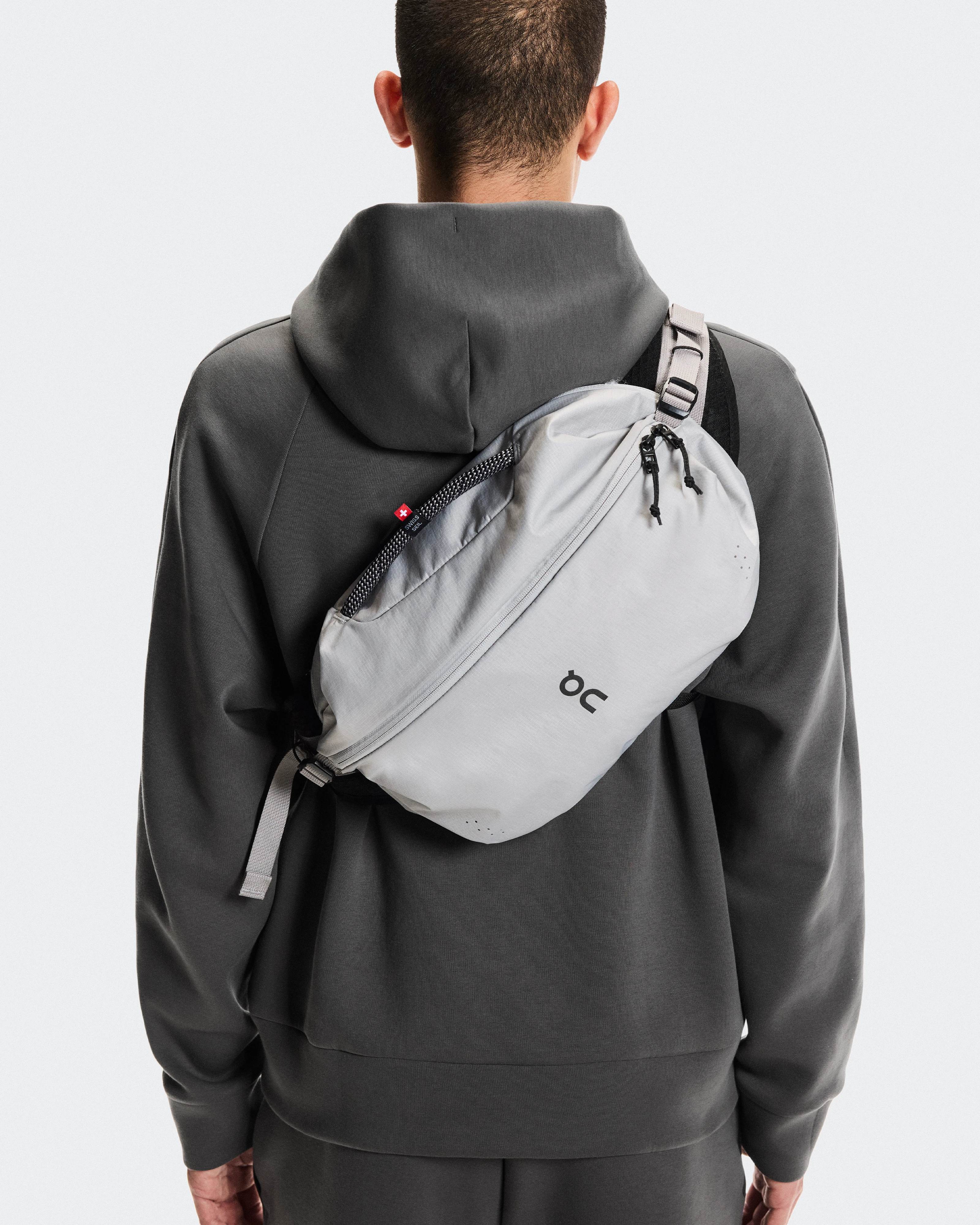 On Sling Pack 9L Glacier & Black Unisex Bags