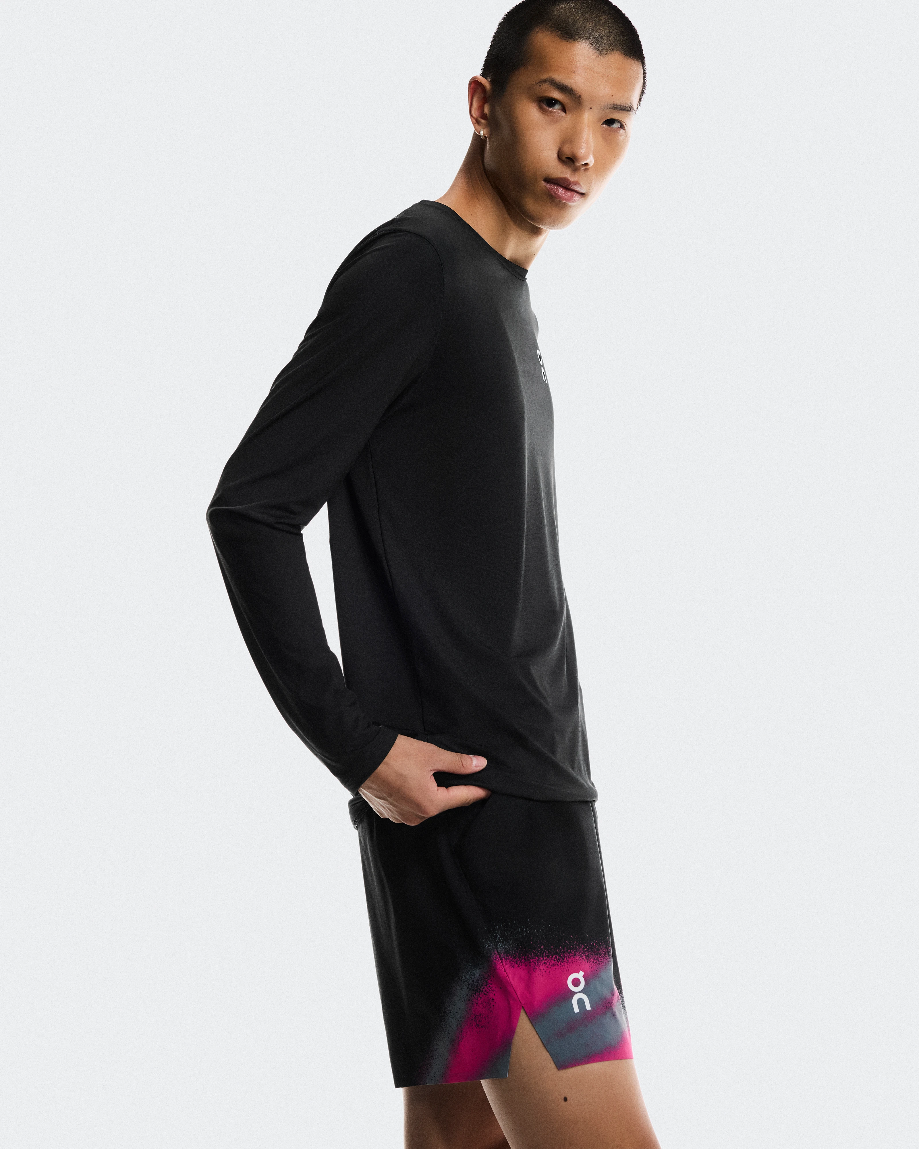 On Court Shorts Black & Rock メンズ ショートパンツ