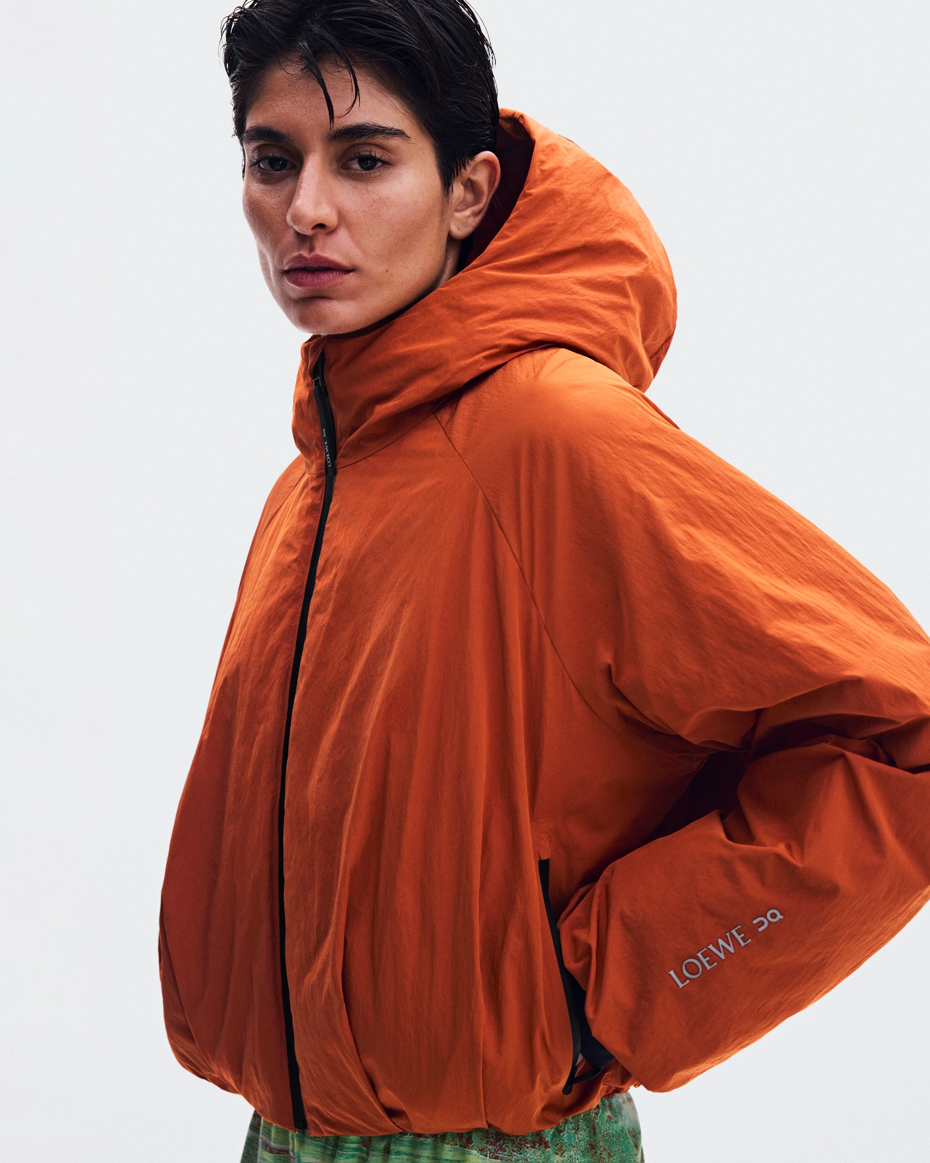 On Cropped Puffer Jacket LOEWE Dark Orange ウィメンズ – ライフスタイル　オールデイ