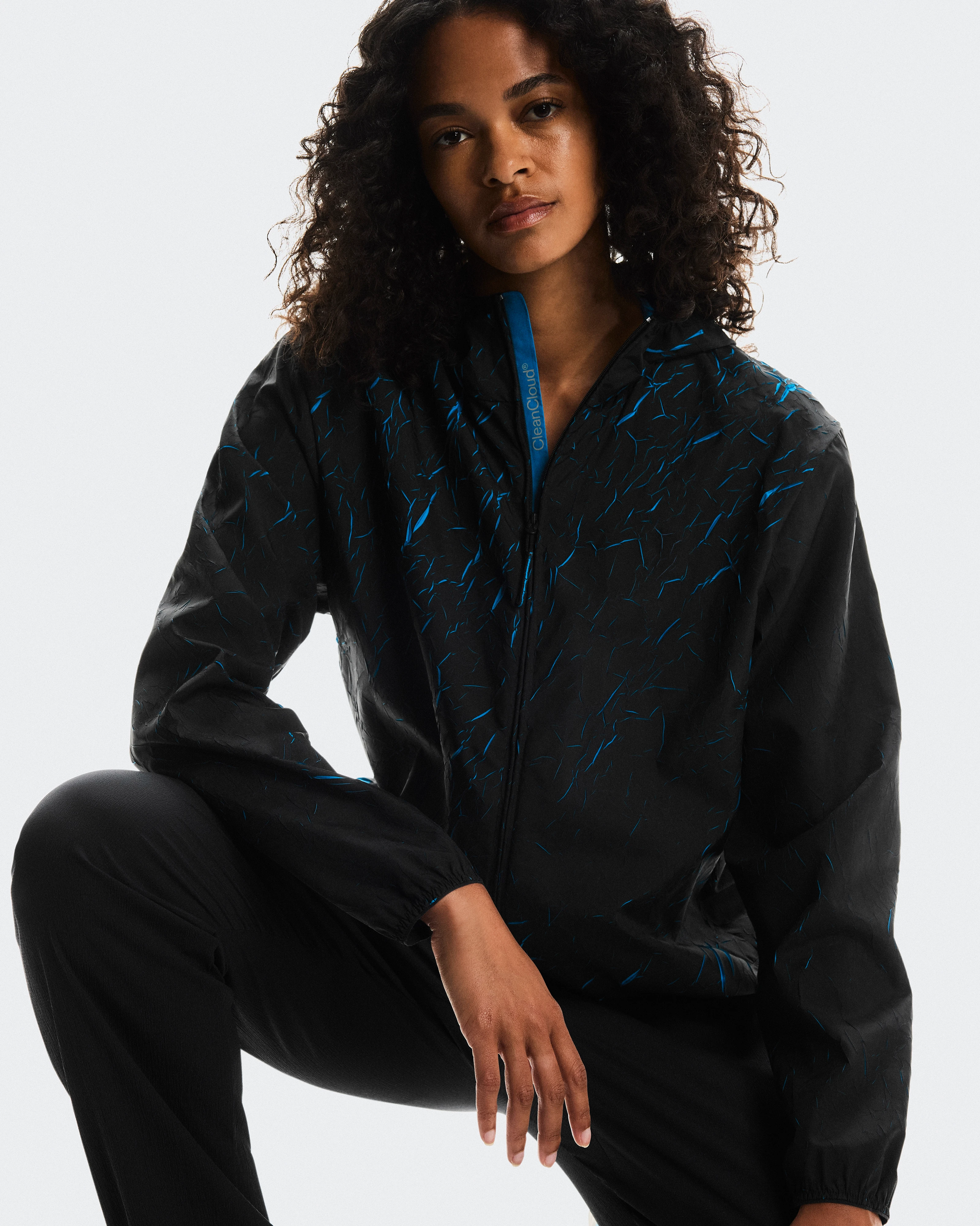On Pace Run Jacket Malibu & Black Women Jackets