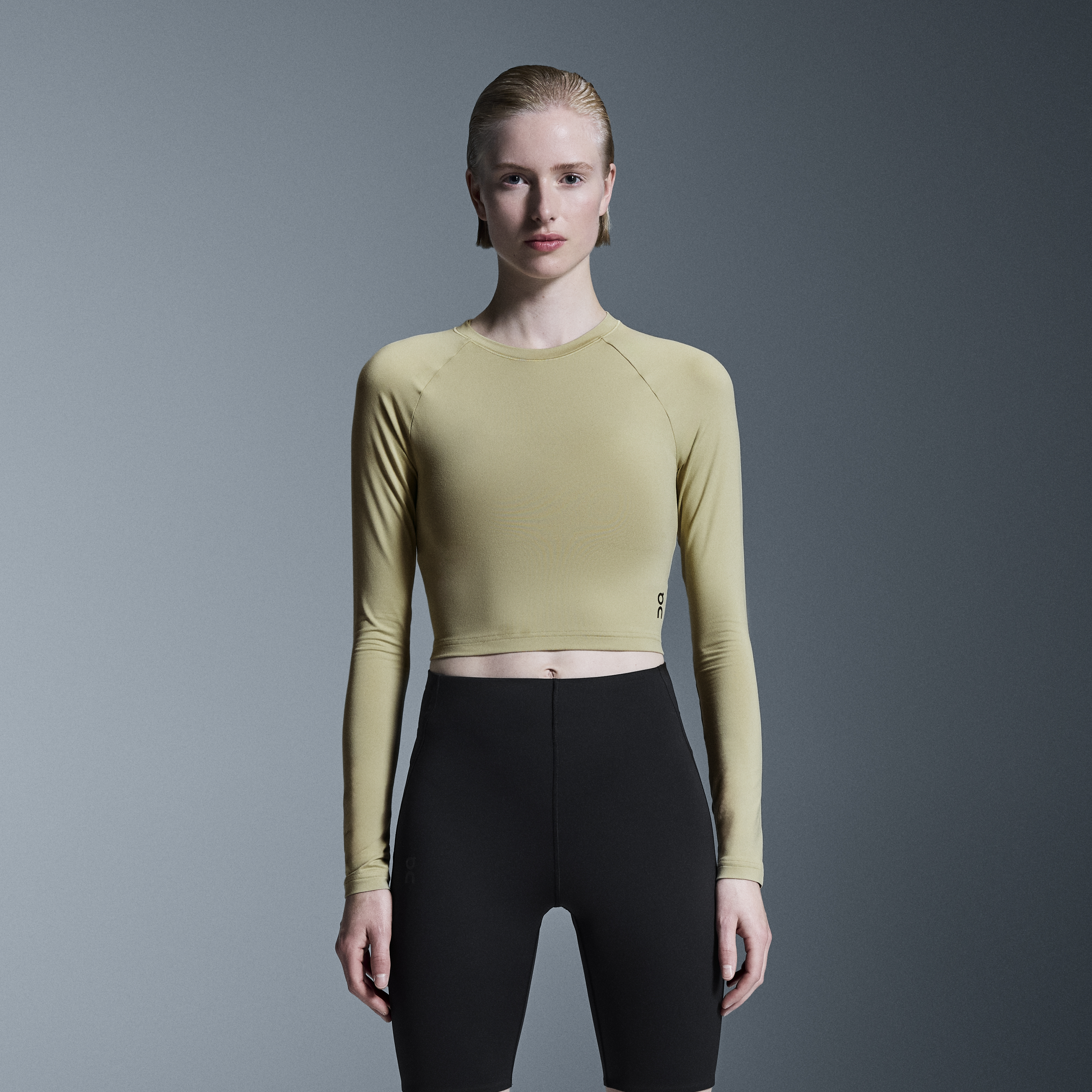 Studio Long-T Crop Long-Sleeve Shirt in Caper