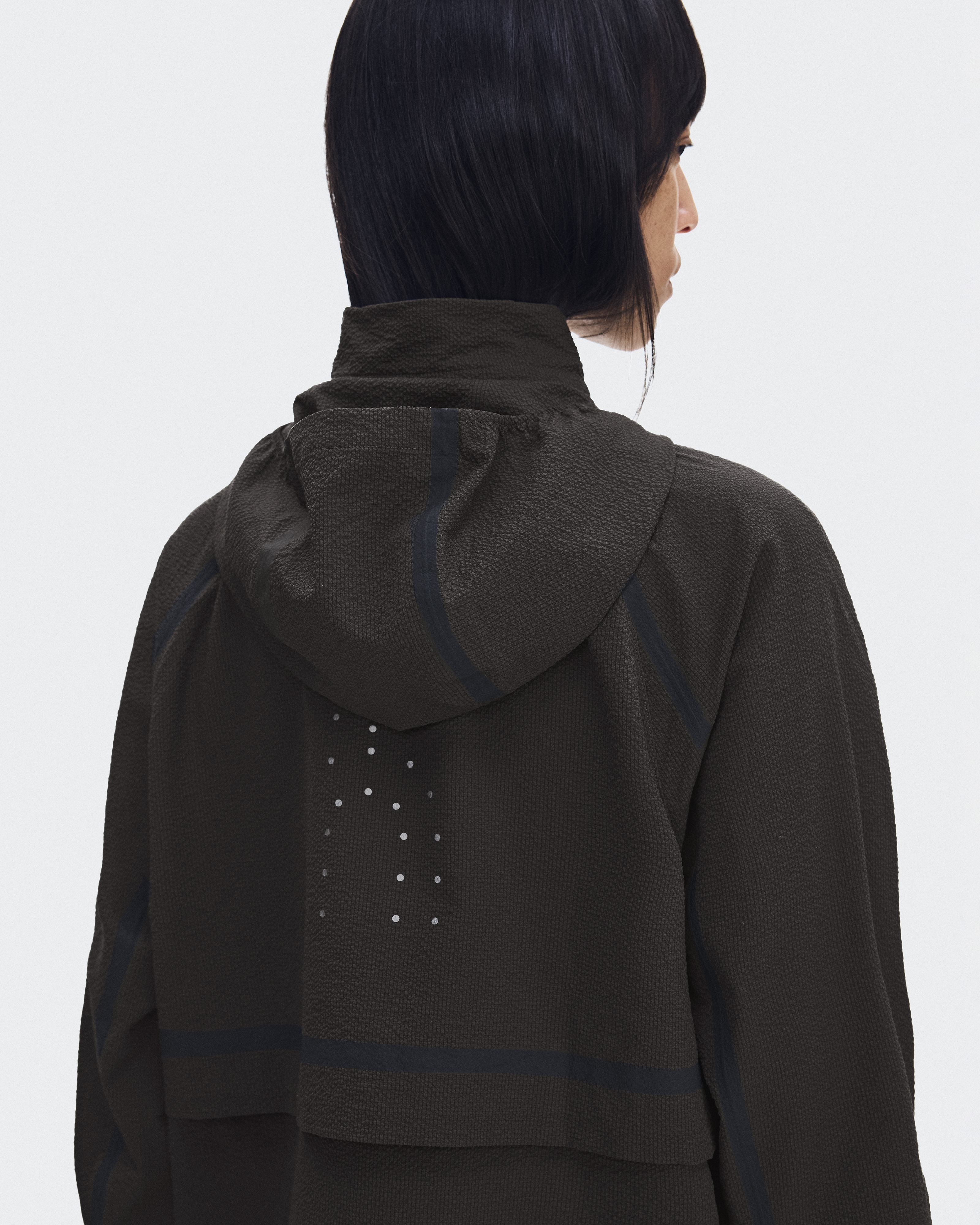 ウィメンズ Performance Volt Jacket | ブラウン | On 日本