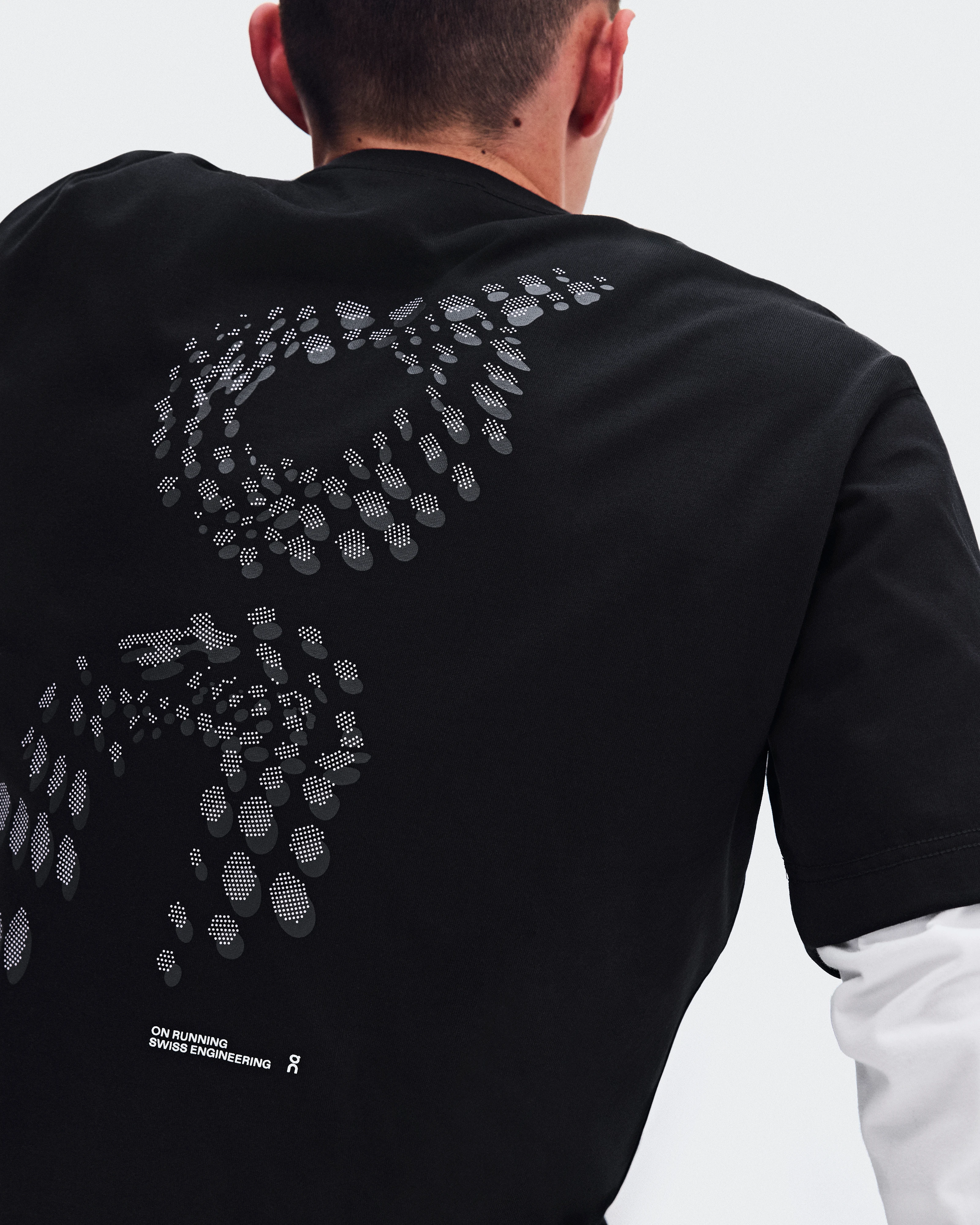 On Club Collective-T Runner Black Men Tops and t-shirts
