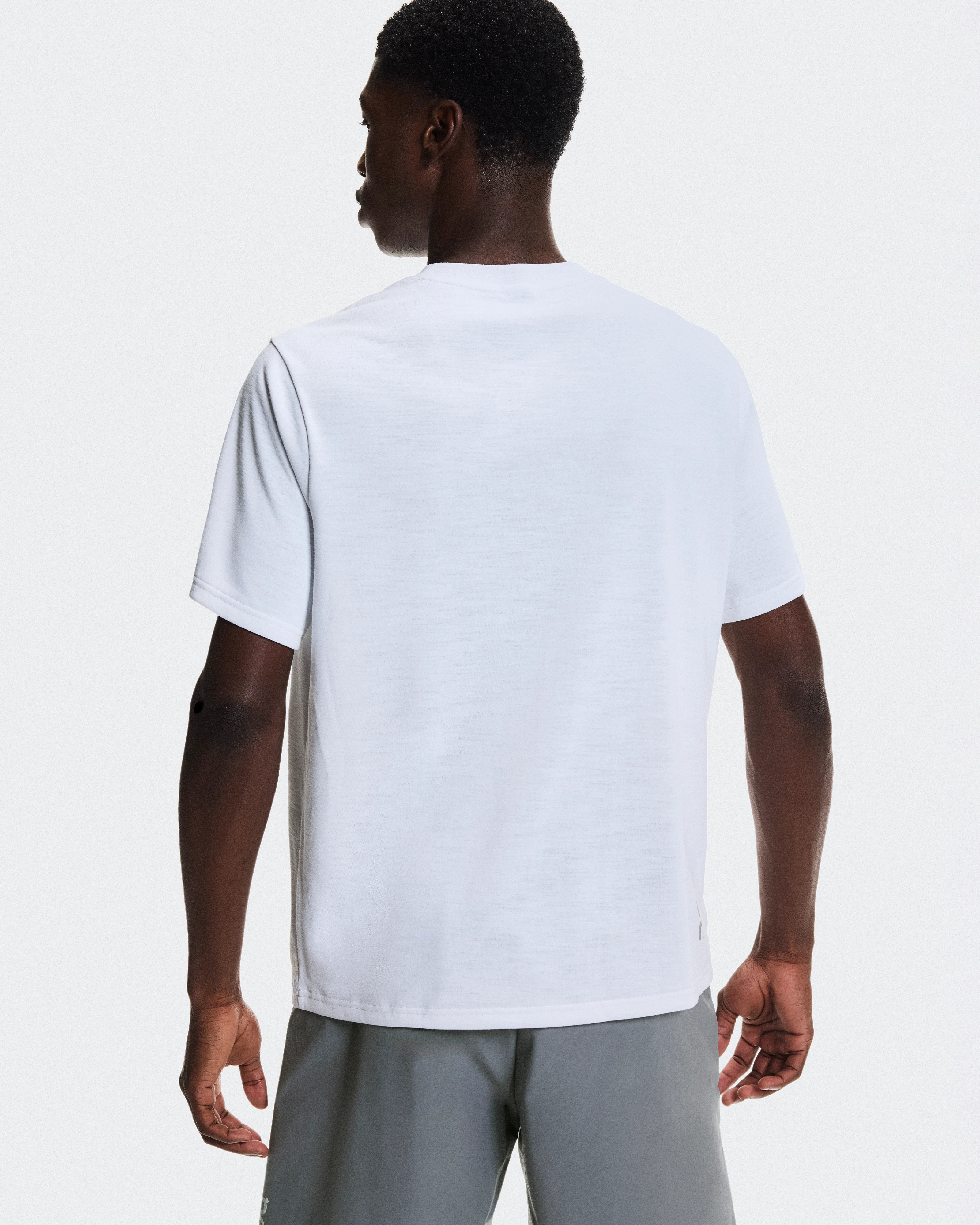 On Core Volt-T White Men Tops and t-shirts