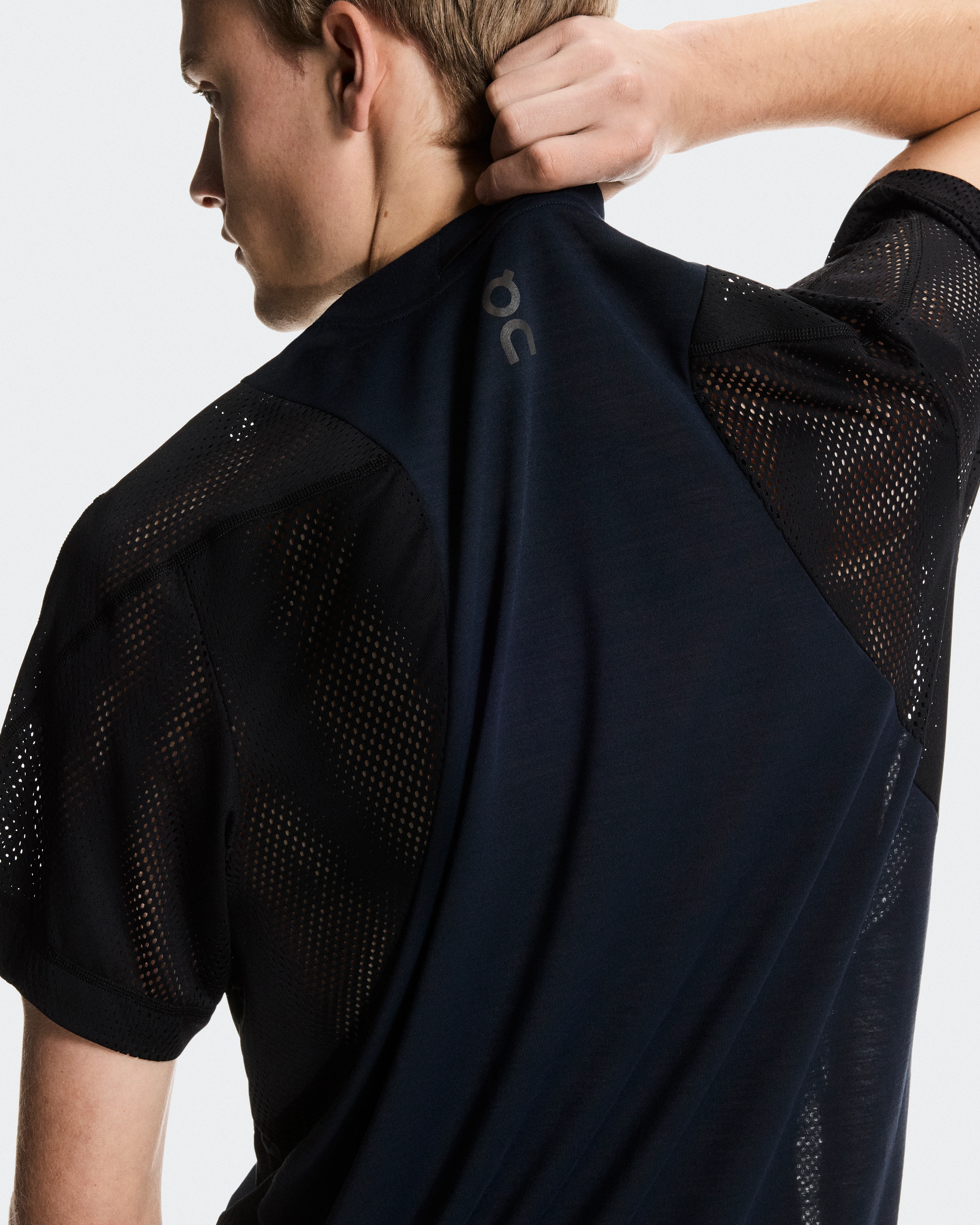 On Train Volt-T Navy Men Tops and t-shirts