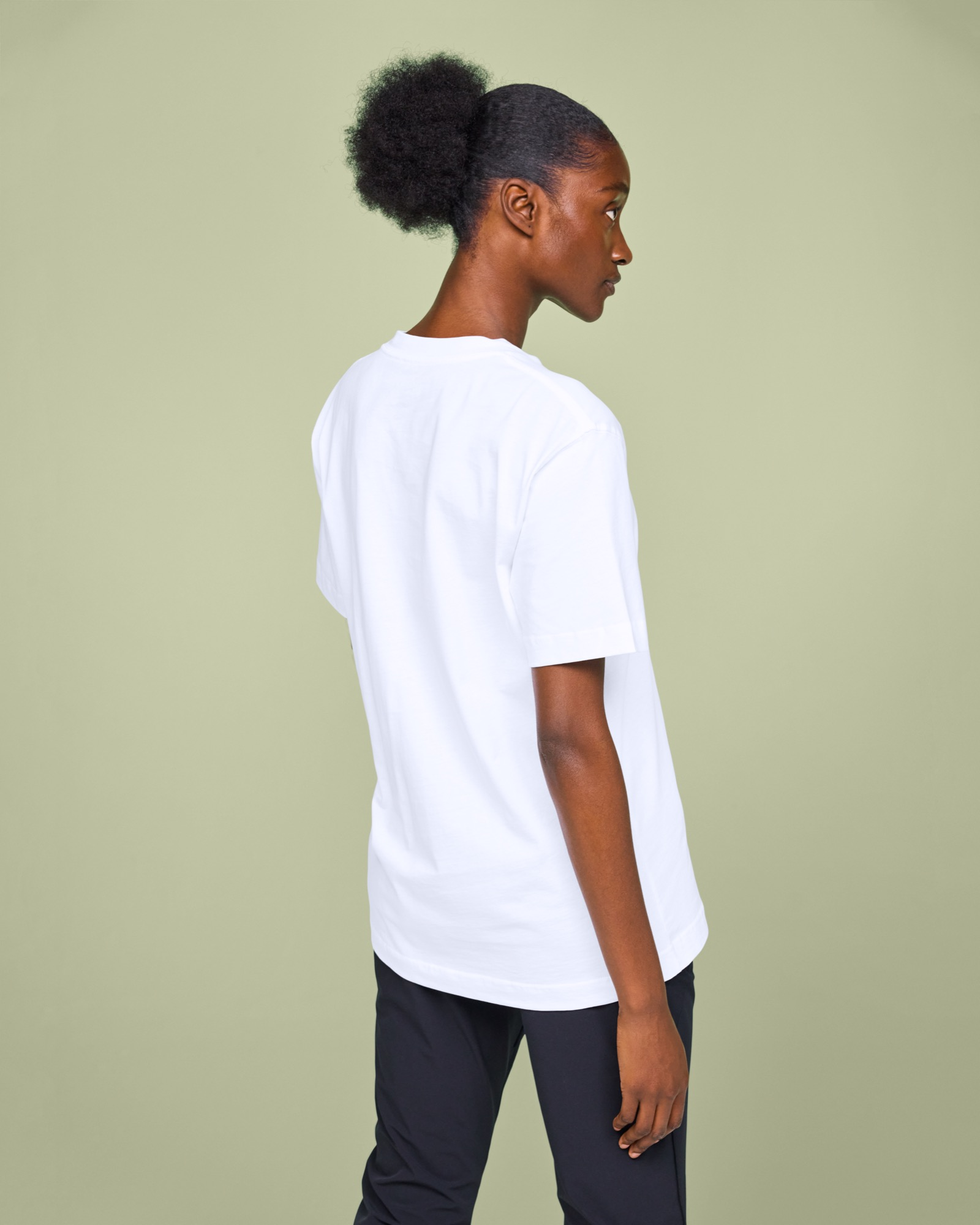 Graphic-TWomen / White / L