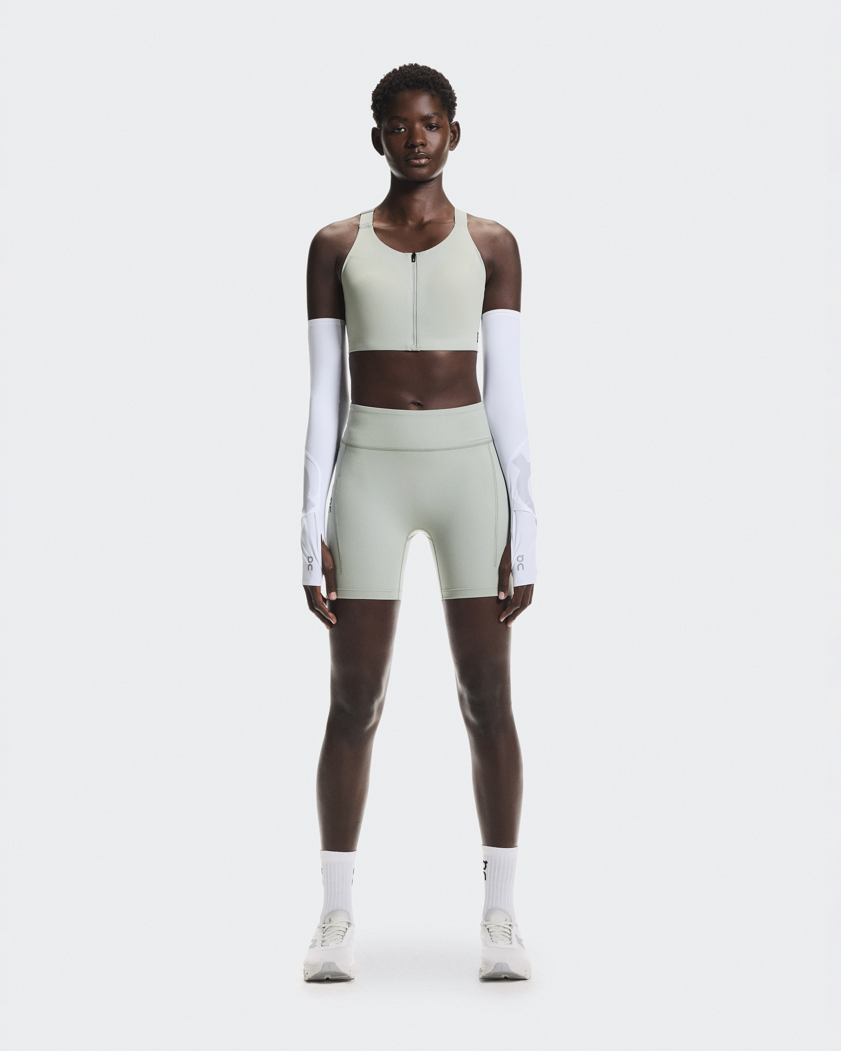 Performance Tights Short in Tin