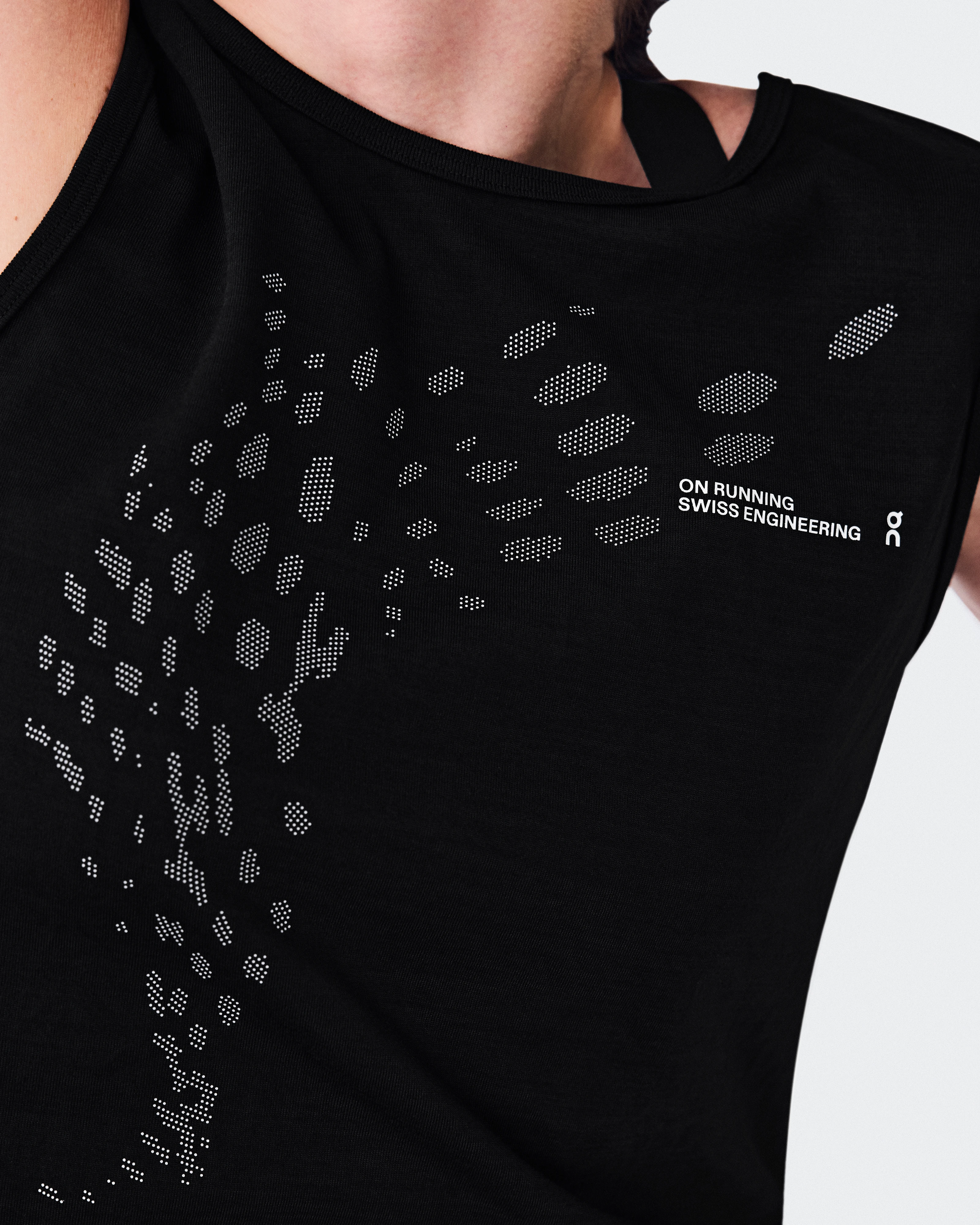 On On Run Tank Black Femme Hauts et t-shirts