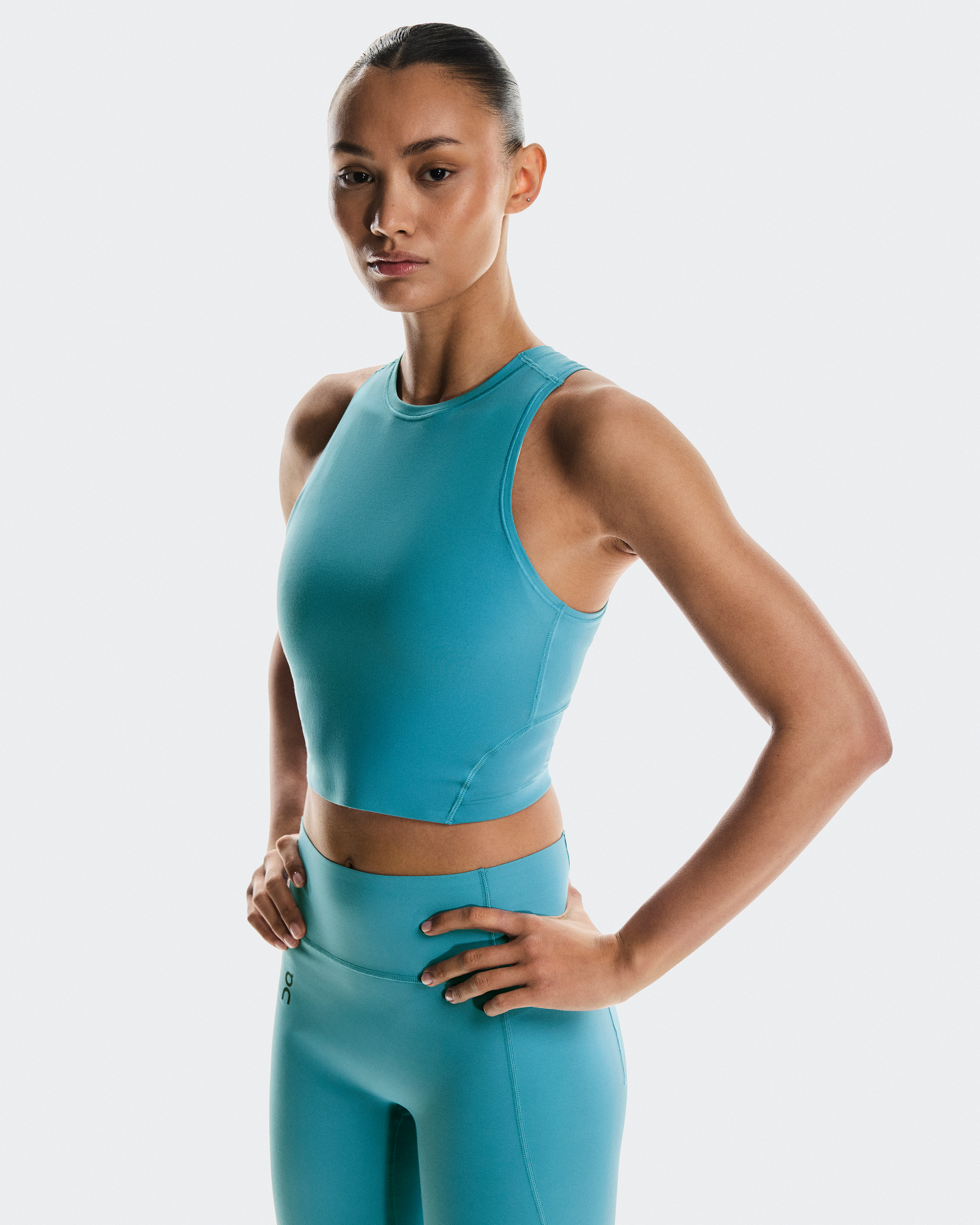 Studio CropWomen / Niagara / L