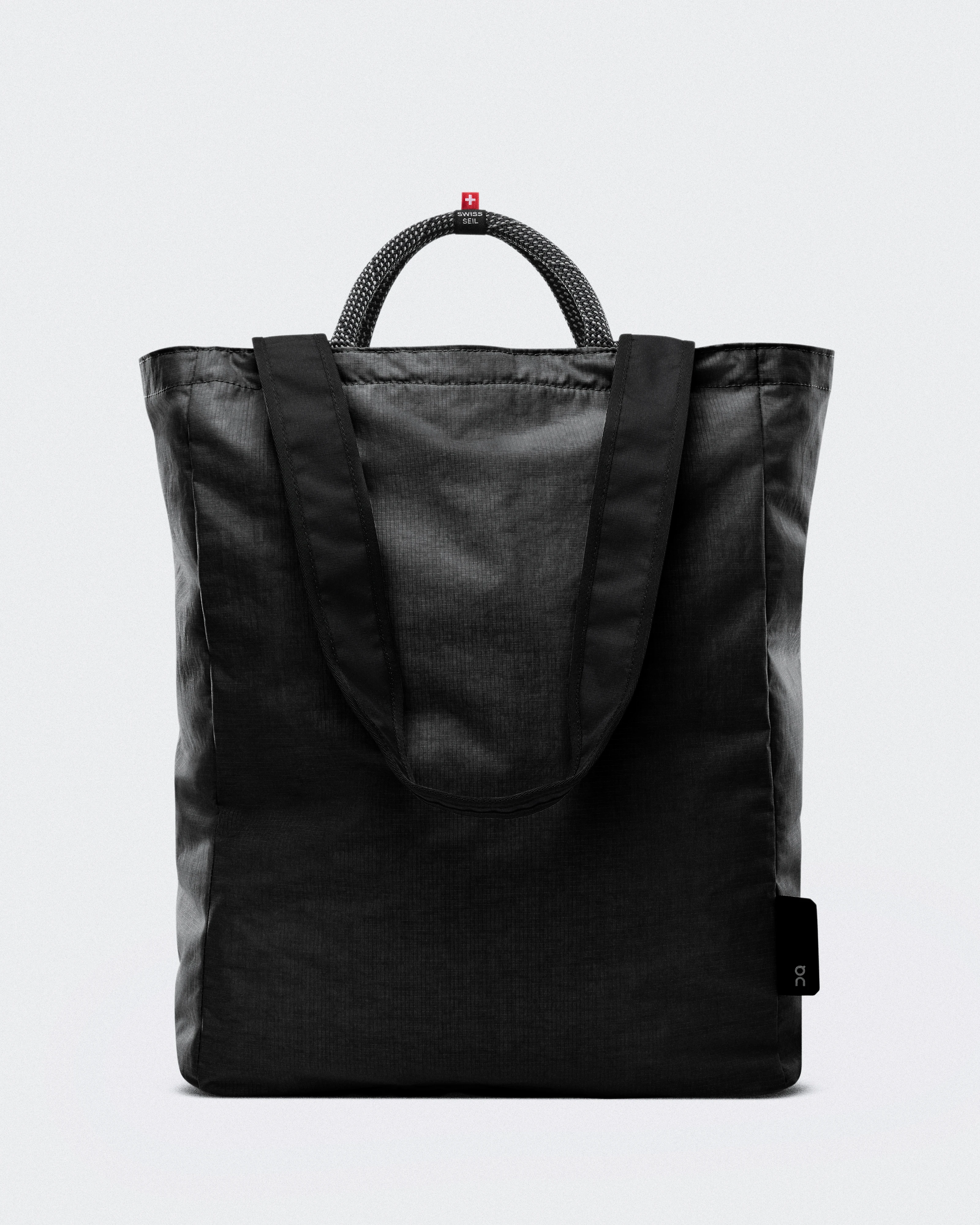 On Tote Pack 25L Black オールジェンダー バッグ